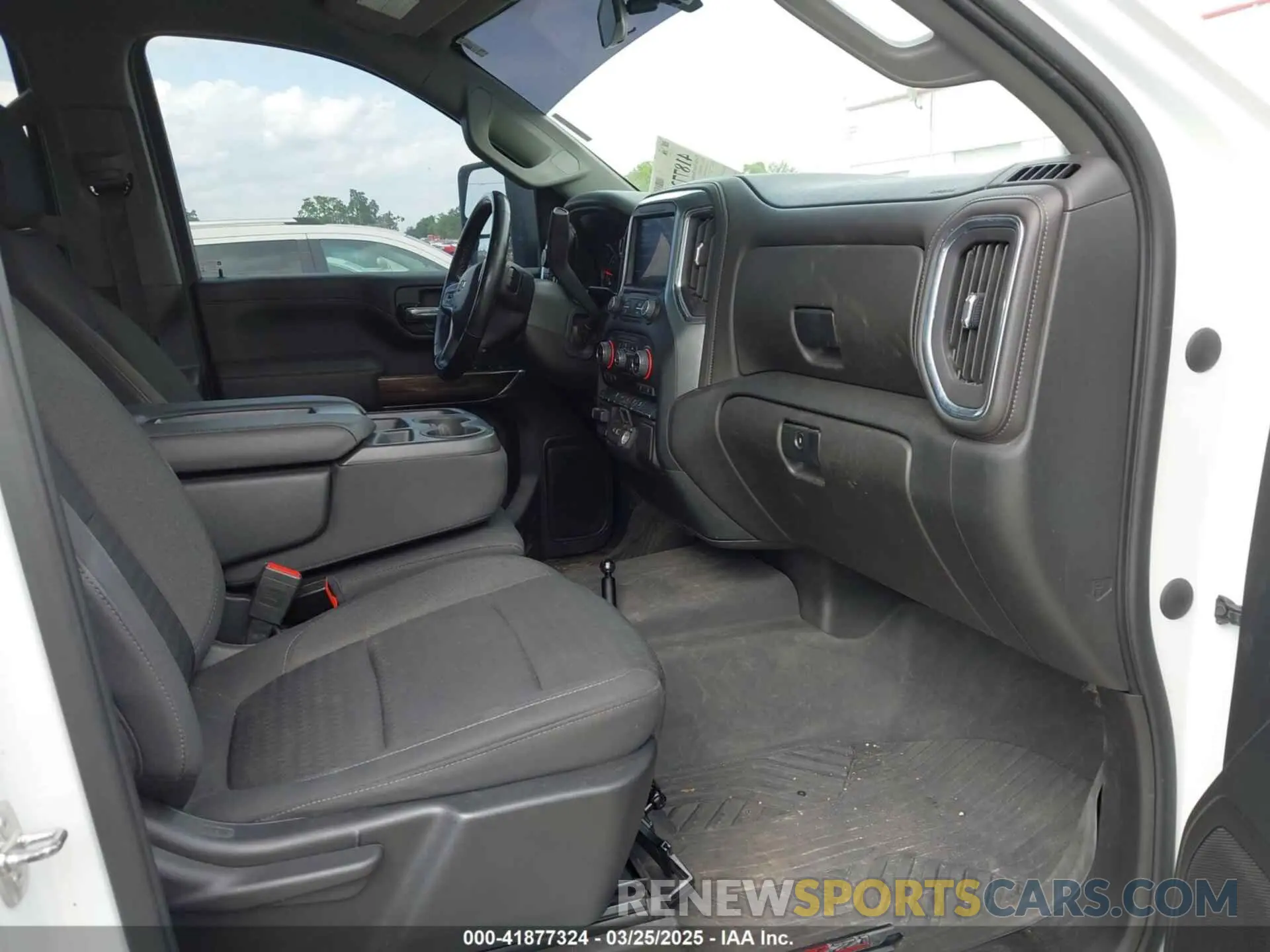 5 Photograph of a damaged car 1GC1YNEY3PF247898 CHEVROLET SILVERADO 2500HD 2023
