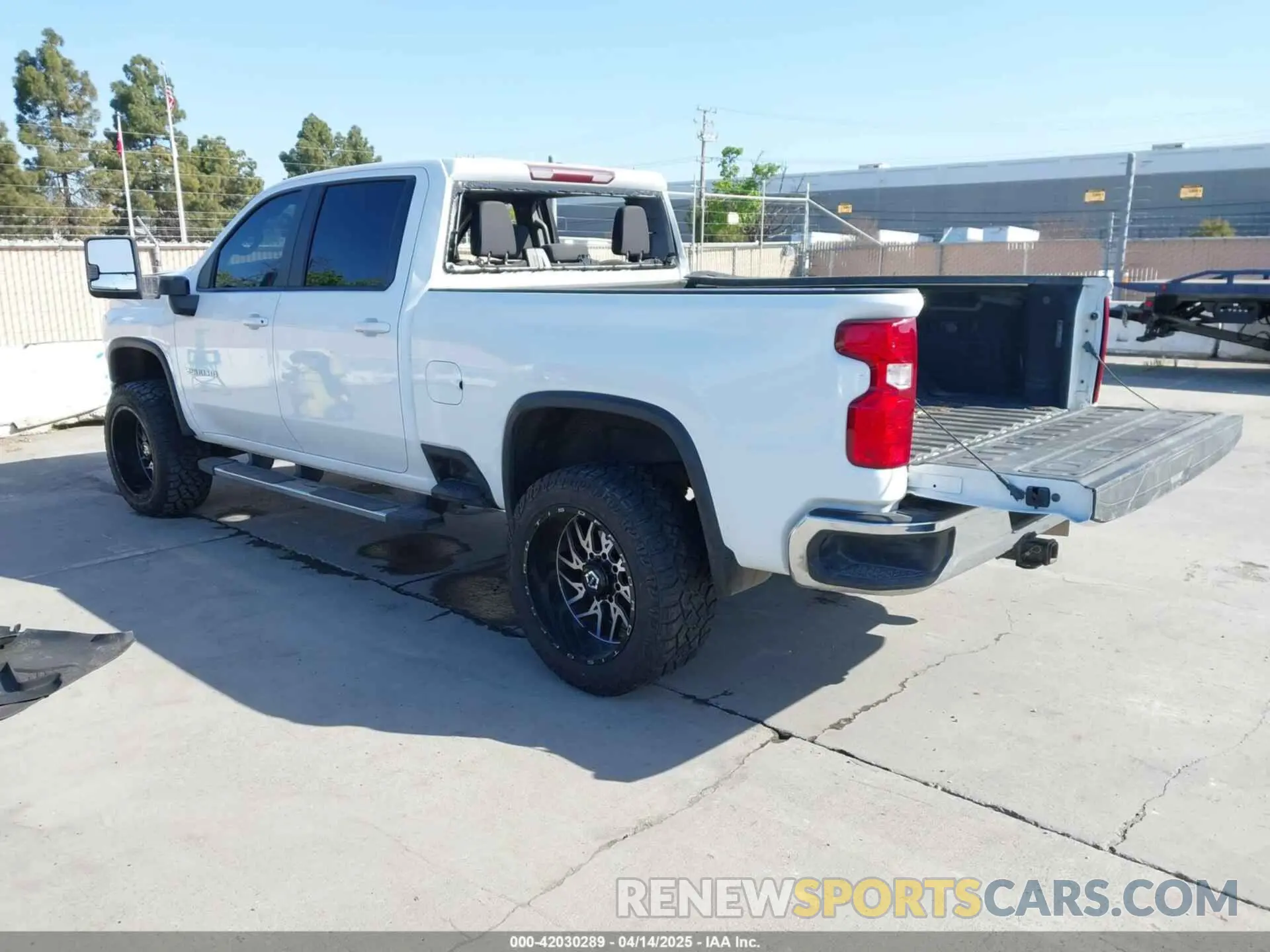 3 Photograph of a damaged car 1GC1YNEY4PF225120 CHEVROLET SILVERADO 2500HD 2023