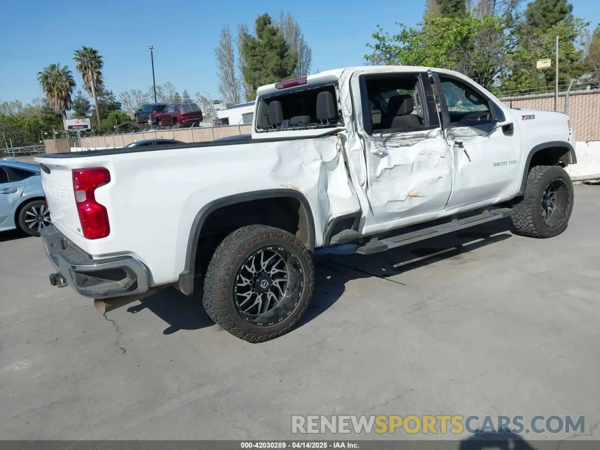 4 Photograph of a damaged car 1GC1YNEY4PF225120 CHEVROLET SILVERADO 2500HD 2023