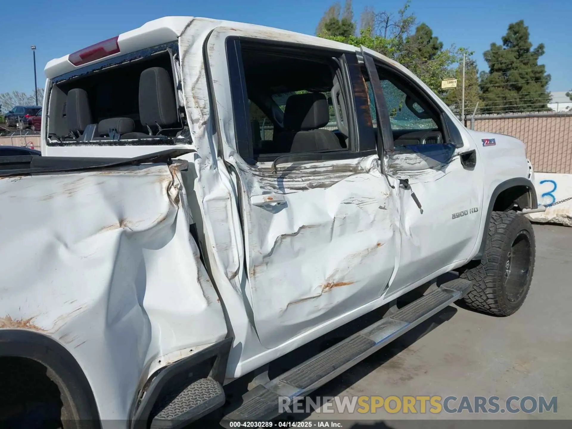 6 Photograph of a damaged car 1GC1YNEY4PF225120 CHEVROLET SILVERADO 2500HD 2023
