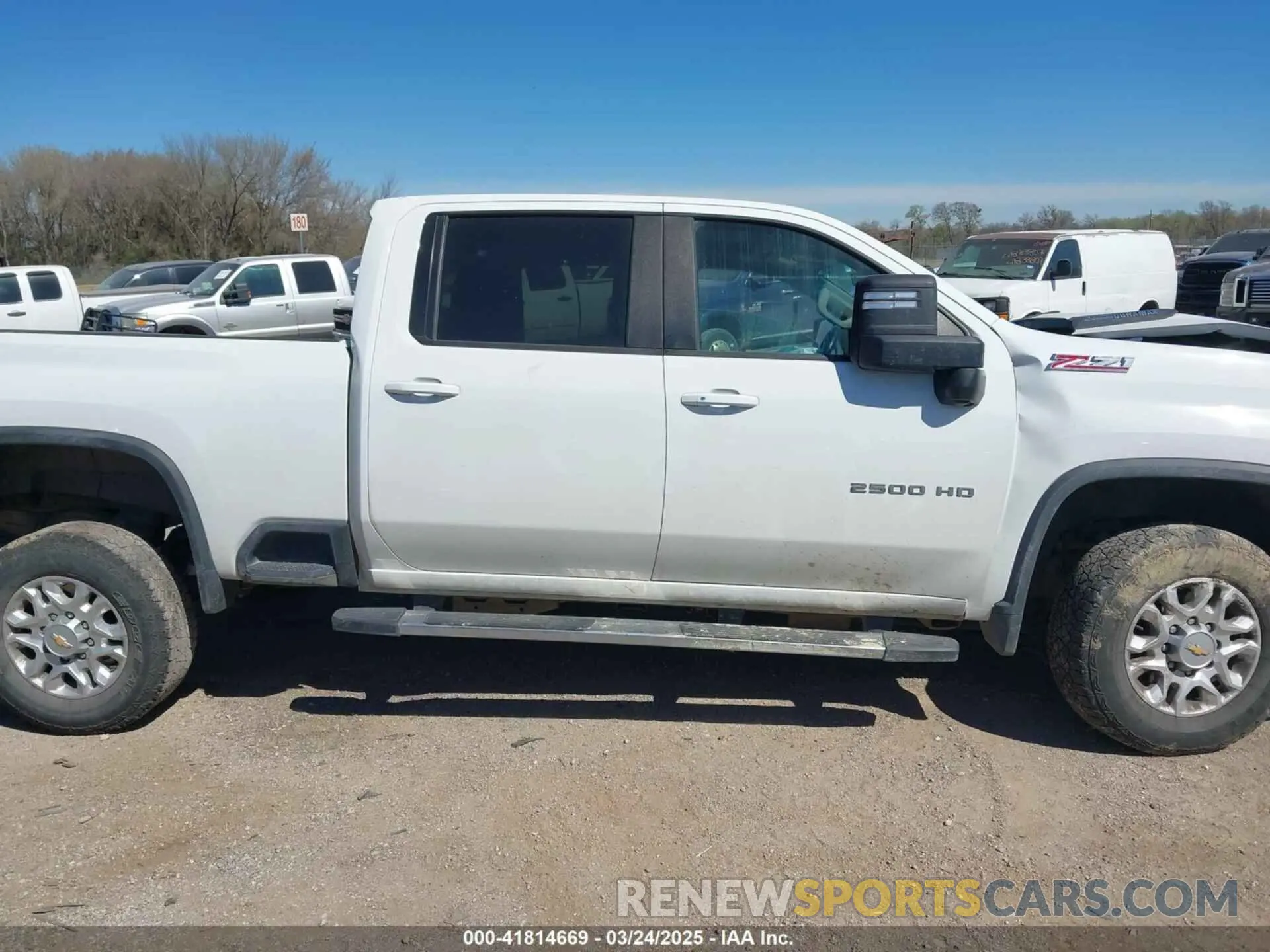 13 Photograph of a damaged car 1GC1YNEY9PF245685 CHEVROLET SILVERADO 2500HD 2023