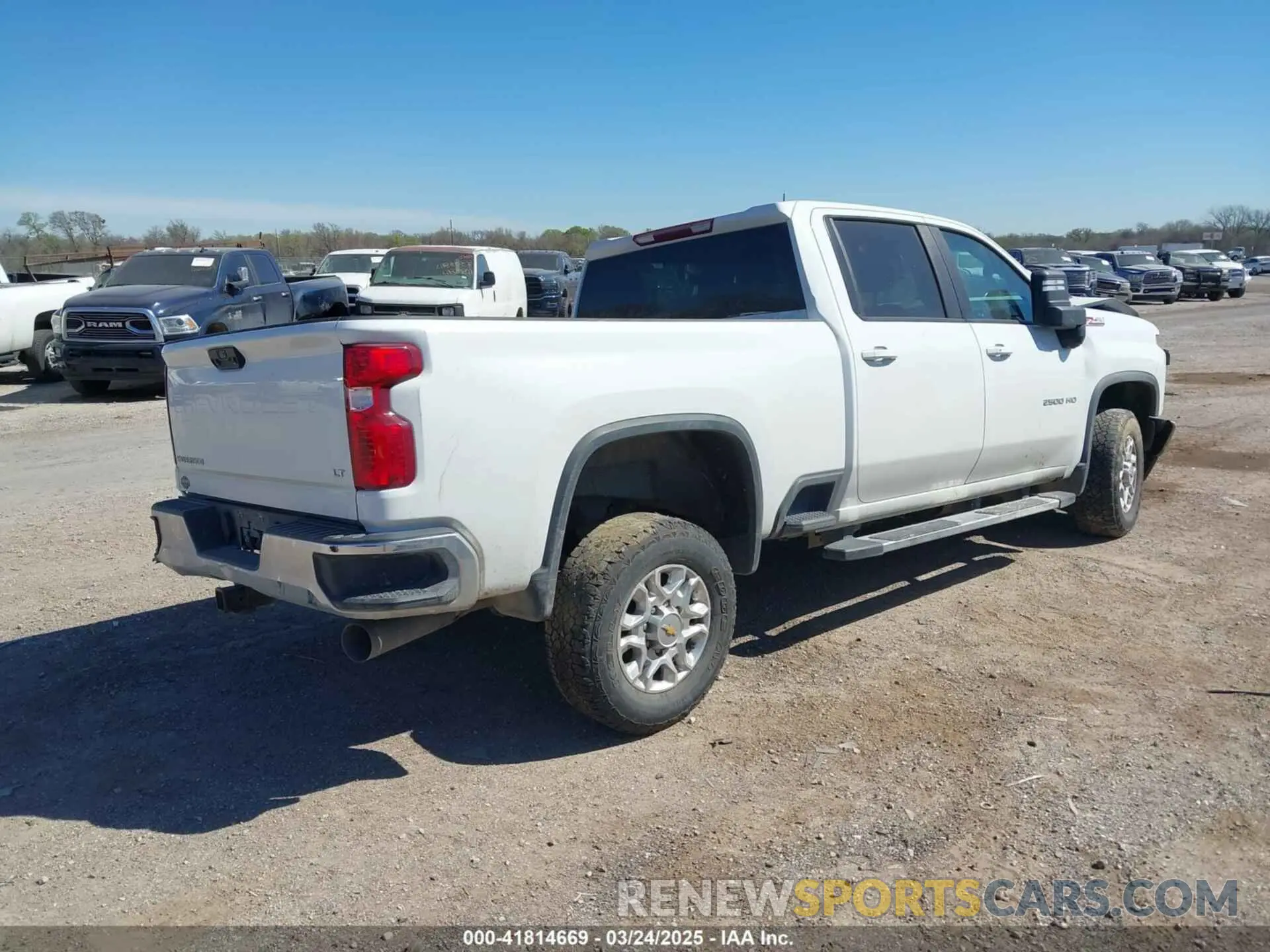 4 Photograph of a damaged car 1GC1YNEY9PF245685 CHEVROLET SILVERADO 2500HD 2023