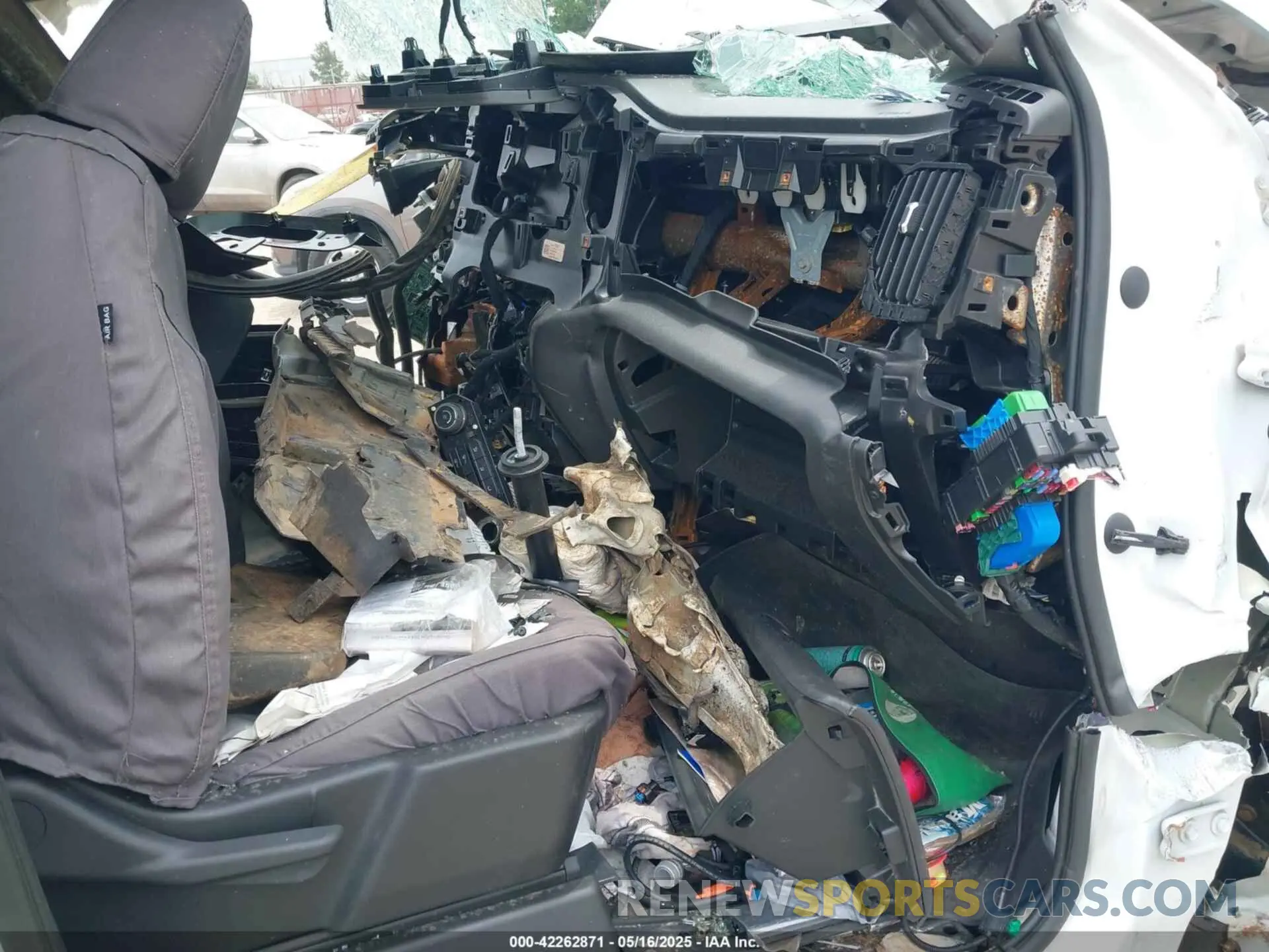 5 Photograph of a damaged car 1GC2YLE75PF217964 CHEVROLET SILVERADO 2500HD 2023