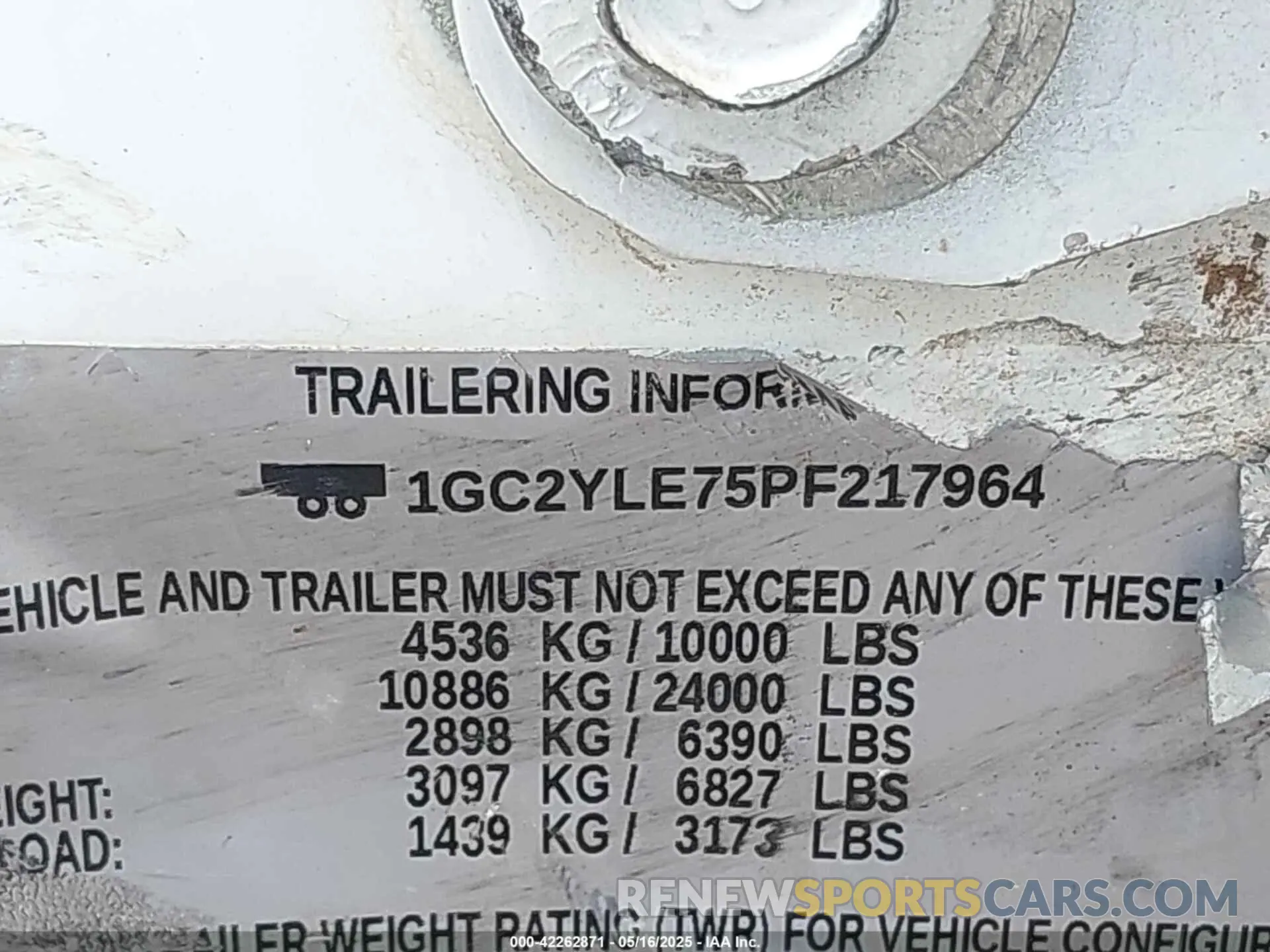 9 Photograph of a damaged car 1GC2YLE75PF217964 CHEVROLET SILVERADO 2500HD 2023
