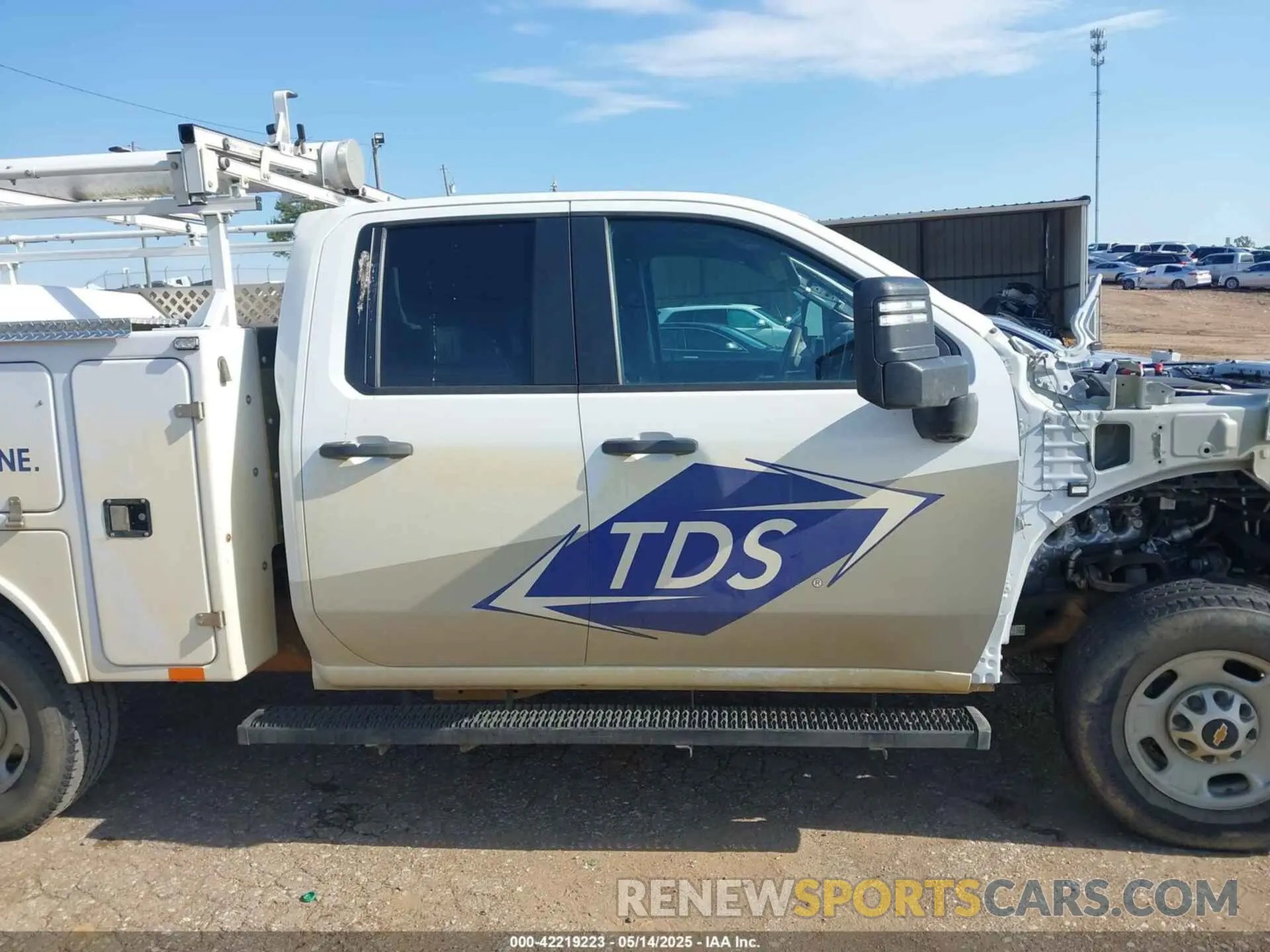 14 Photograph of a damaged car 1GC2YLE78PF181056 CHEVROLET SILVERADO 2500HD 2023