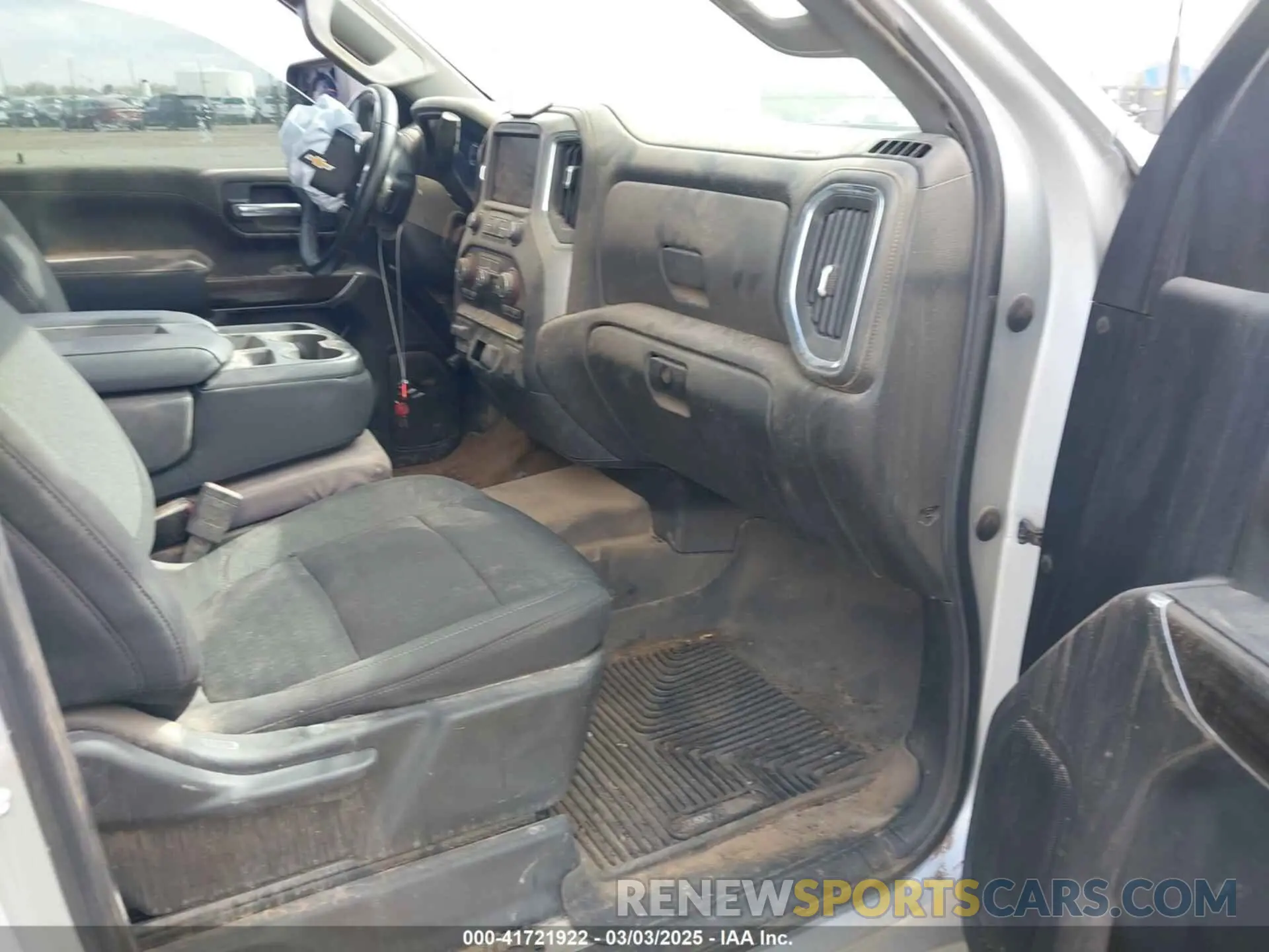 5 Photograph of a damaged car 1GC2YNE71PF213521 CHEVROLET SILVERADO 2500HD 2023