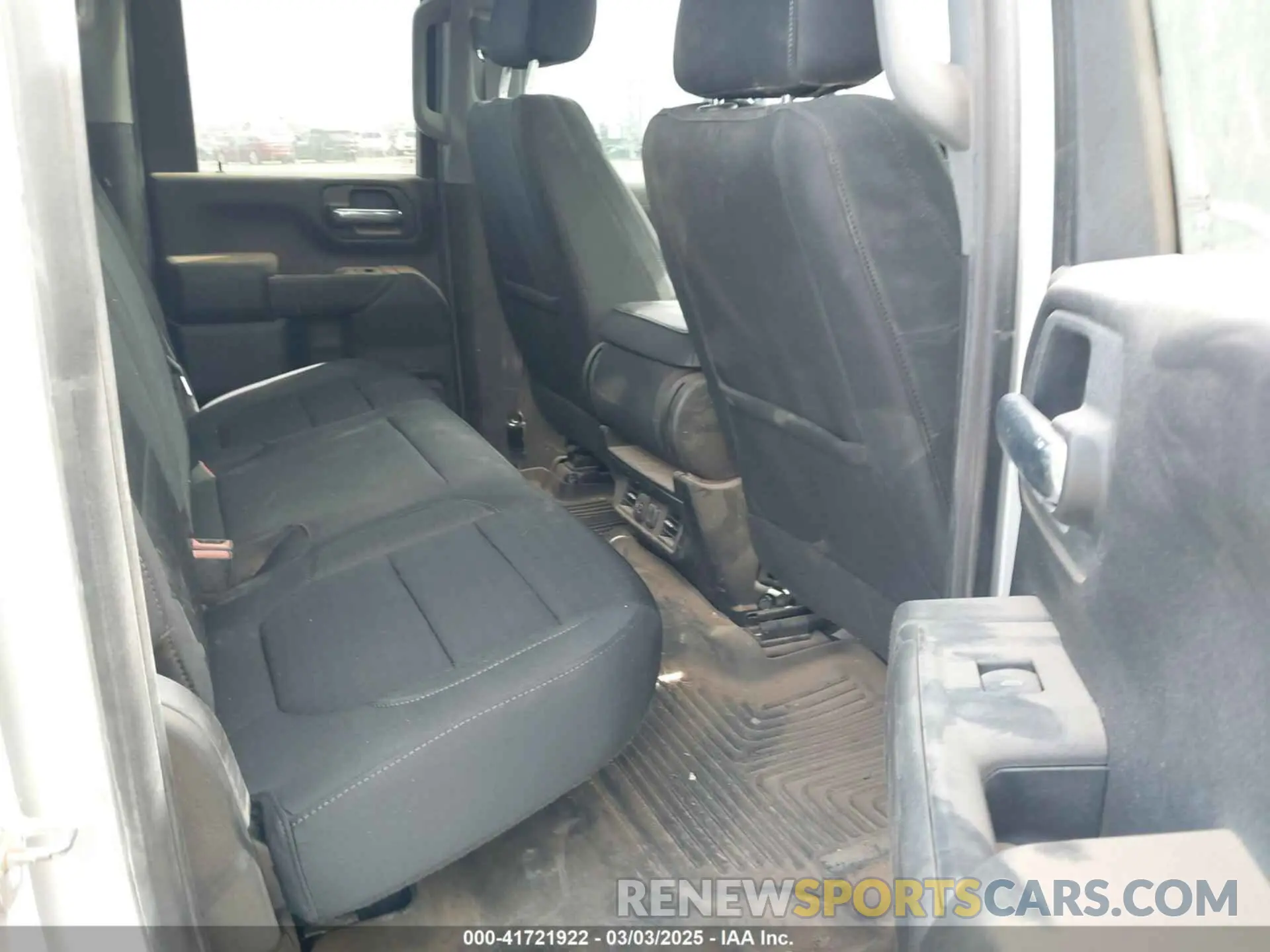 8 Photograph of a damaged car 1GC2YNE71PF213521 CHEVROLET SILVERADO 2500HD 2023