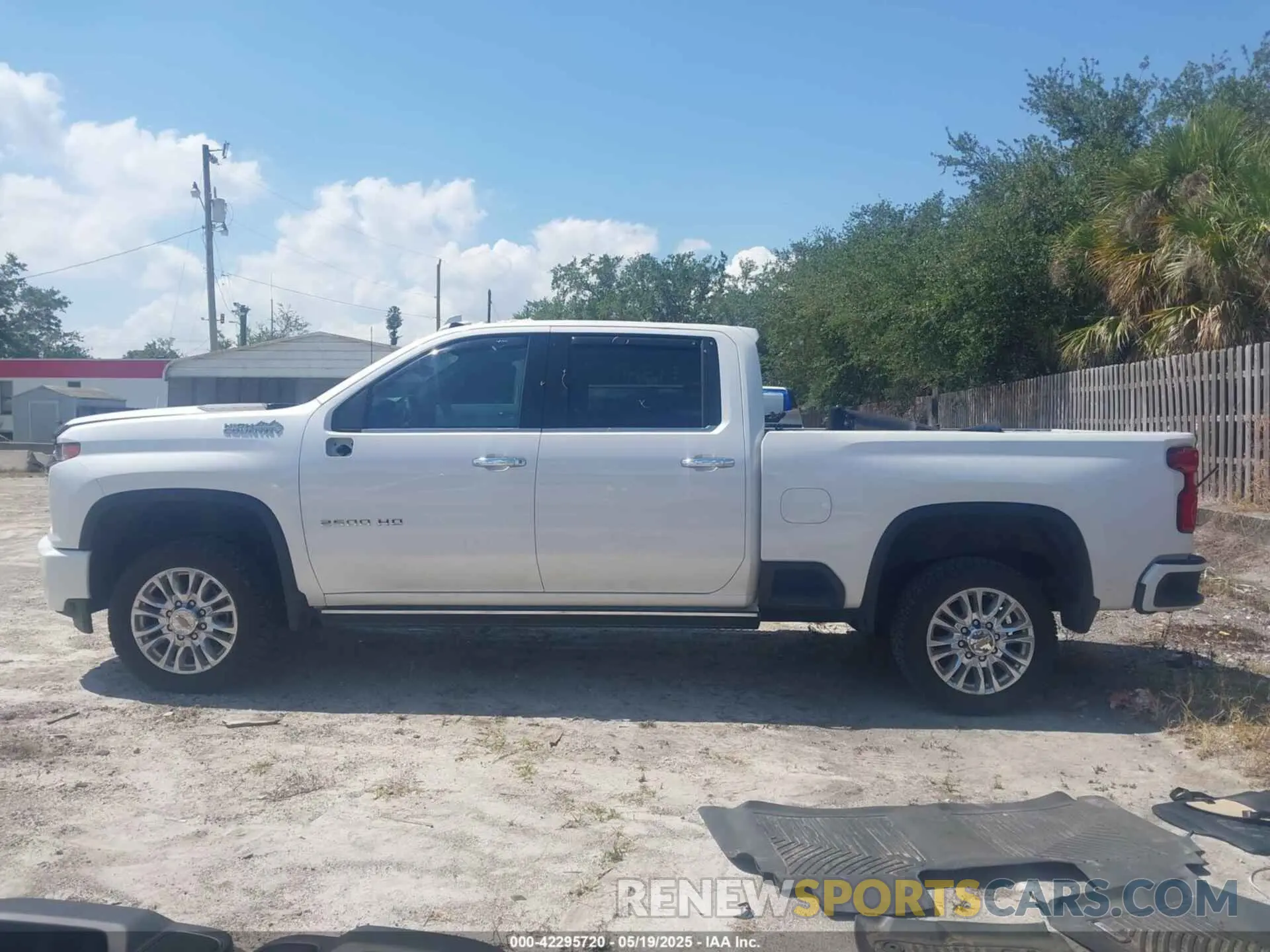 18 Photograph of a damaged car 1GC4YREY0PF249645 CHEVROLET SILVERADO 2500HD 2023