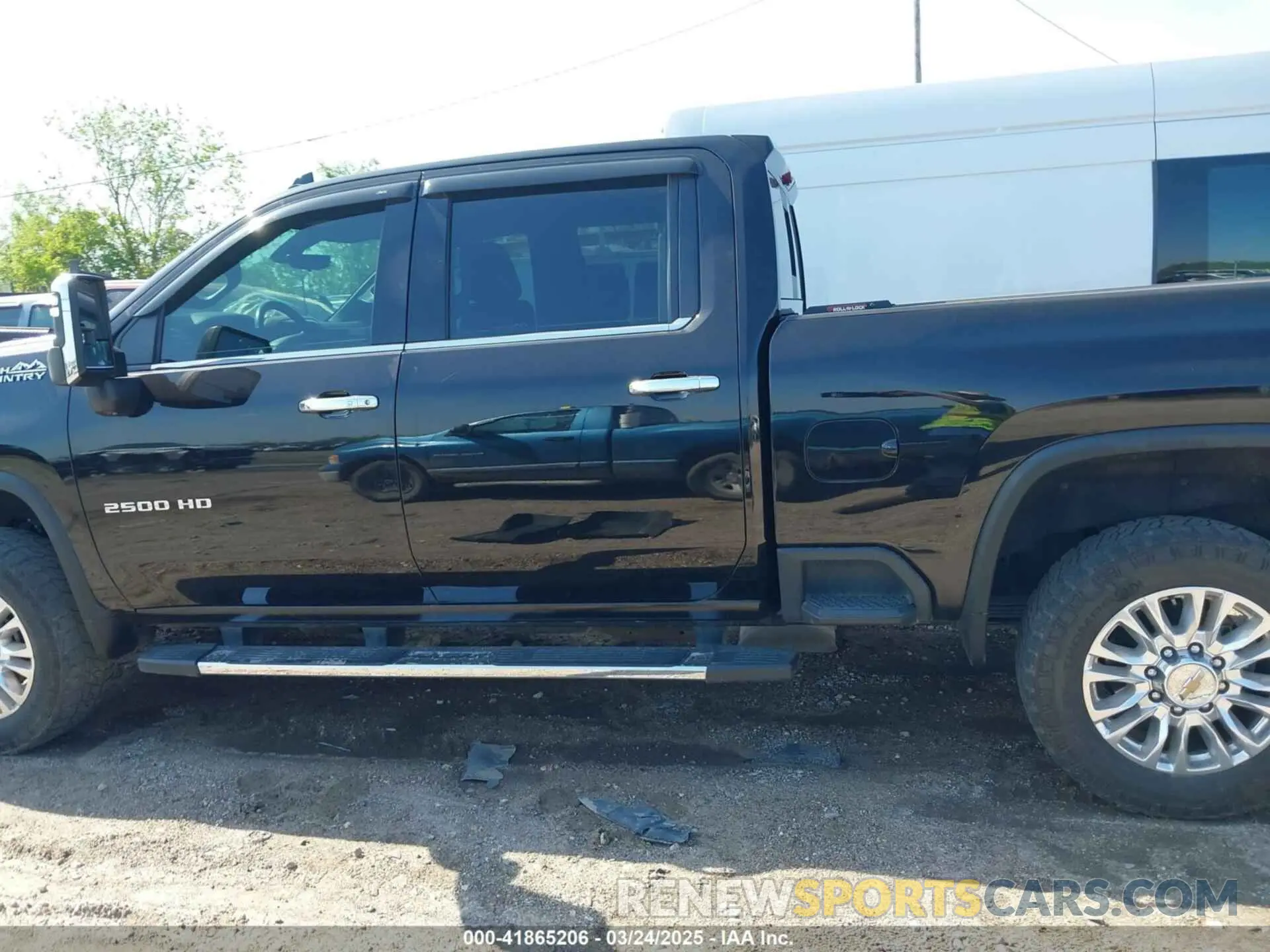 14 Photograph of a damaged car 1GC4YREY6PF142132 CHEVROLET SILVERADO 2500HD 2023