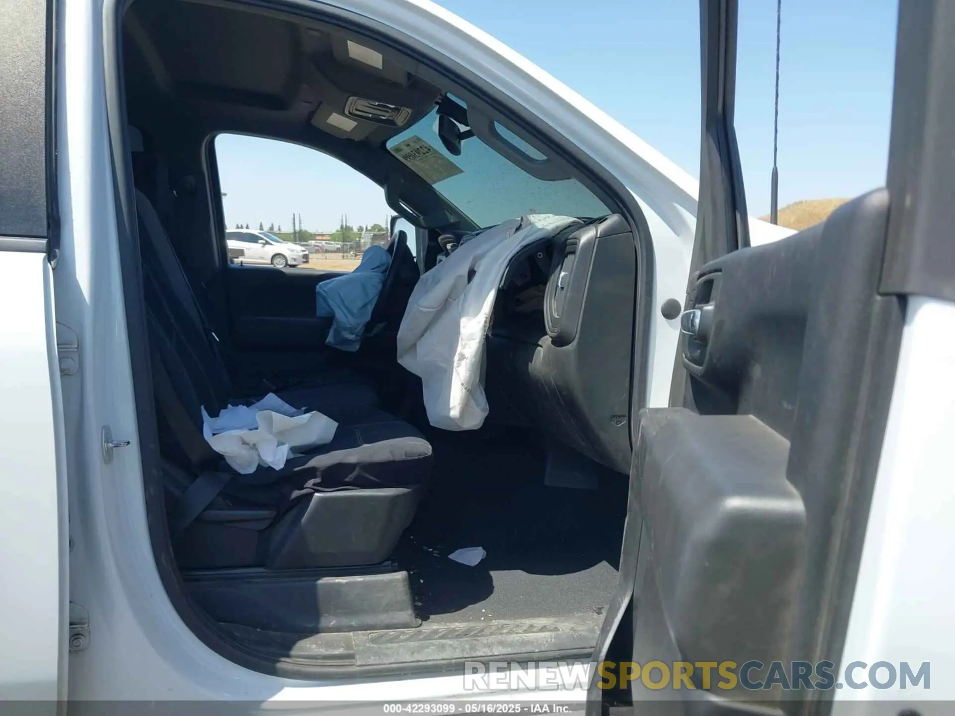 5 Photograph of a damaged car 1GC5YMEY7PF131485 CHEVROLET SILVERADO 2500HD 2023