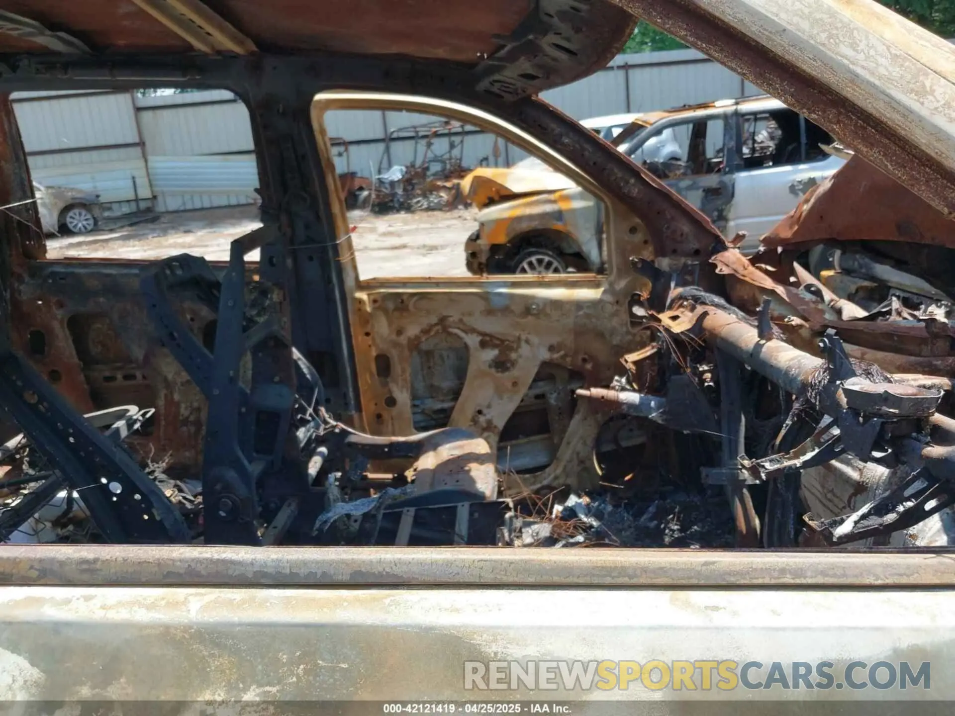 5 Photograph of a damaged car 2GC1YLE7XP1714625 CHEVROLET SILVERADO 2500HD 2023