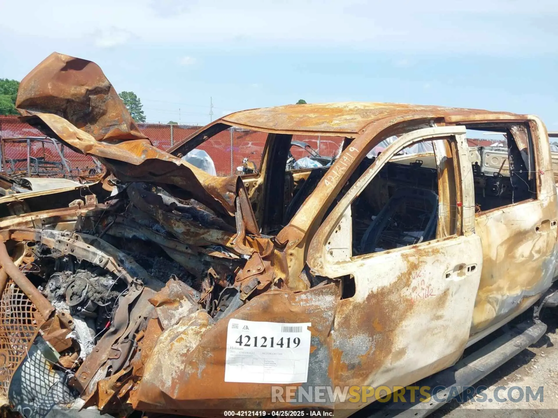 6 Photograph of a damaged car 2GC1YLE7XP1714625 CHEVROLET SILVERADO 2500HD 2023