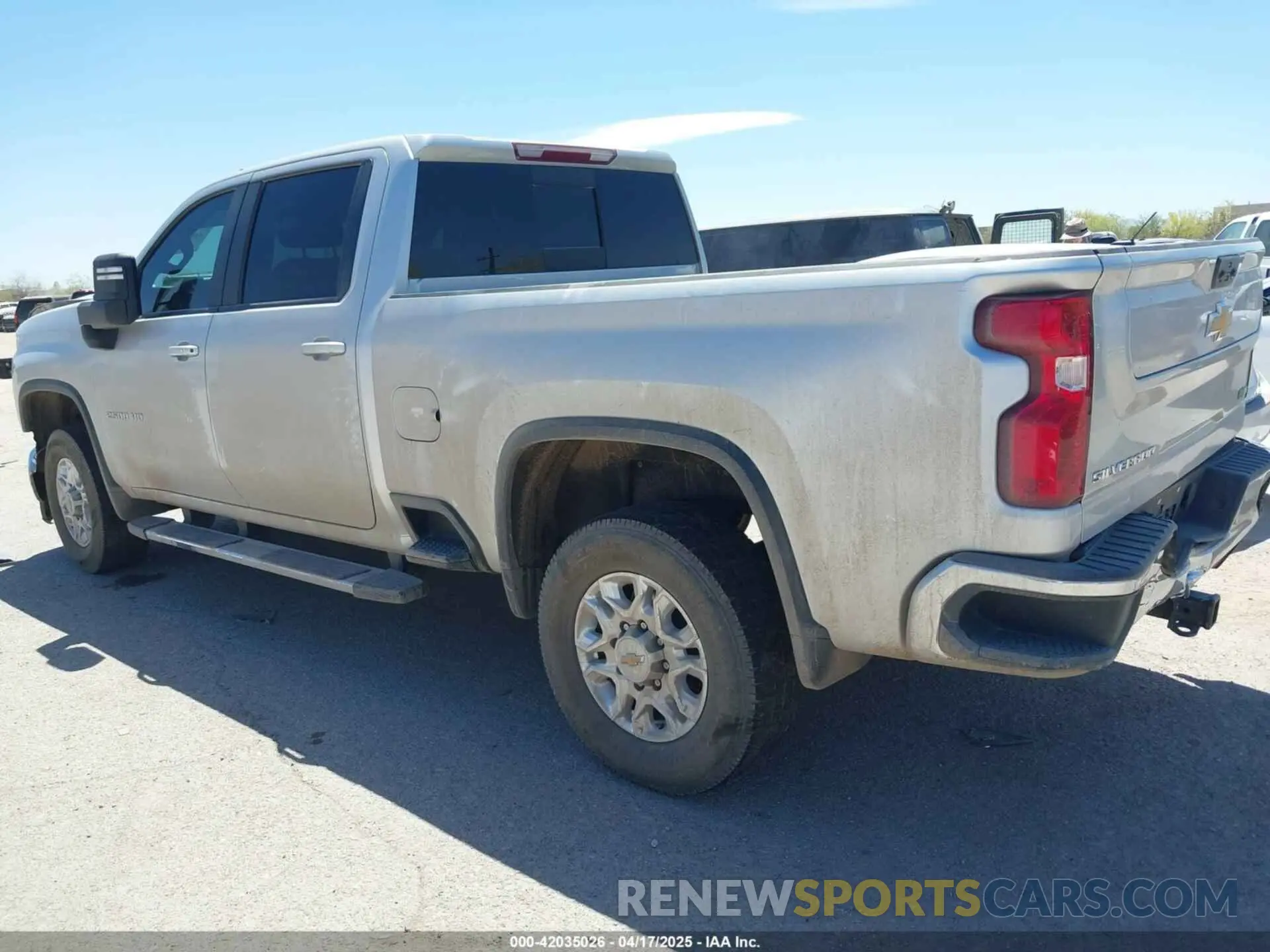 3 Photograph of a damaged car 2GC4WNE75P1723375 CHEVROLET SILVERADO 2500HD 2023