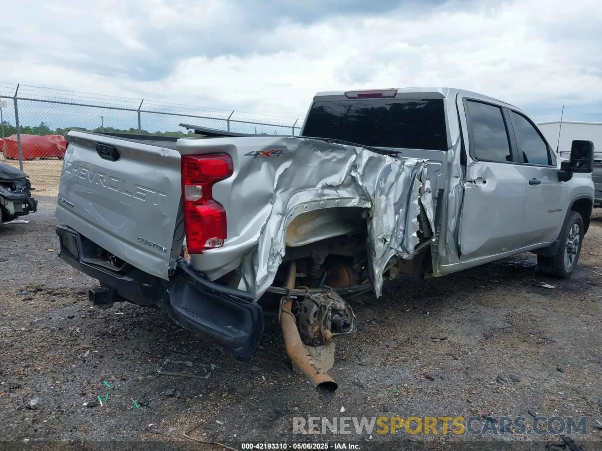11 Photograph of a damaged car 2GC4YME72P1723547 CHEVROLET SILVERADO 2500HD 2023