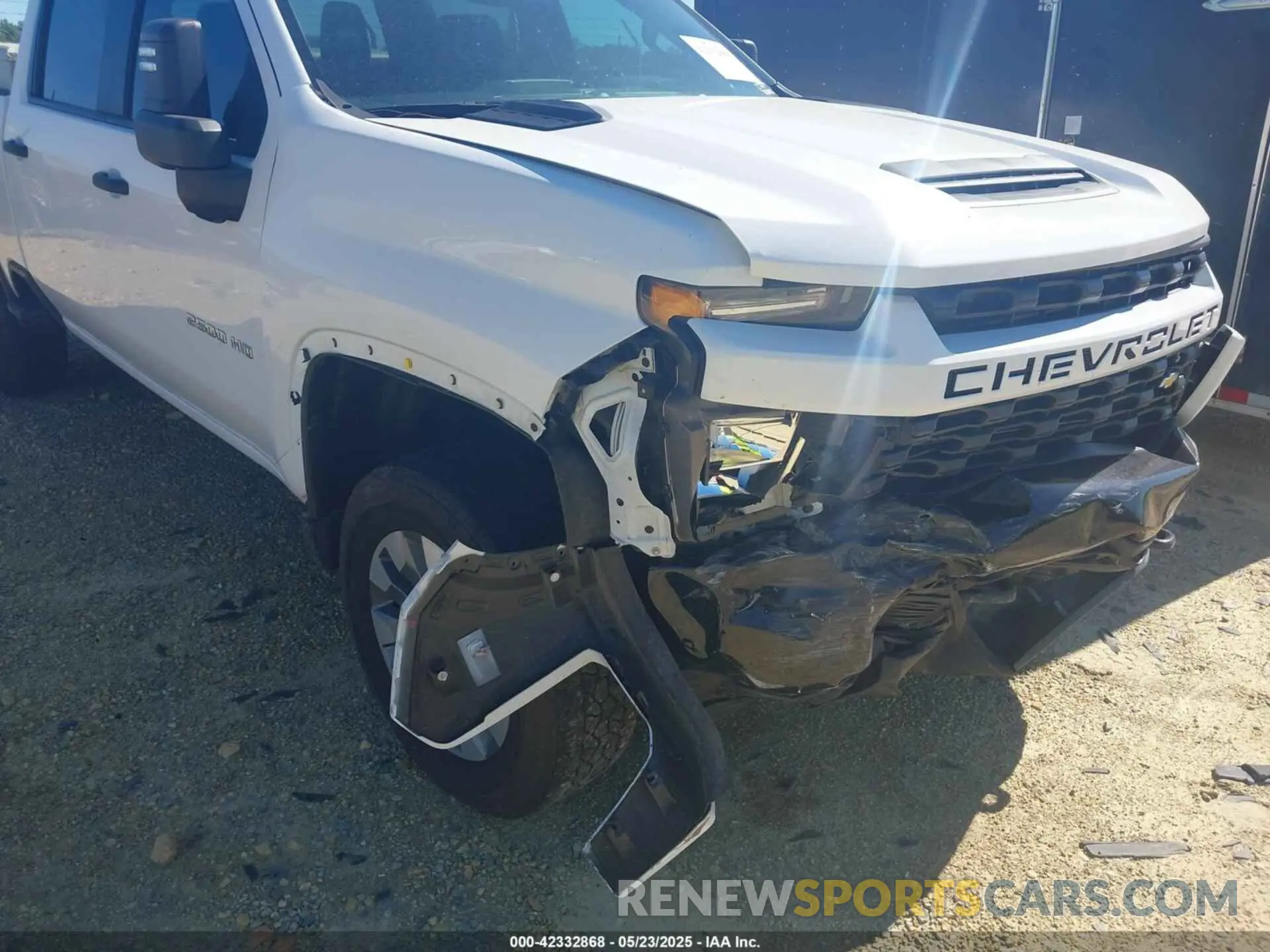 6 Photograph of a damaged car 2GC4YME77P1729828 CHEVROLET SILVERADO 2500HD 2023