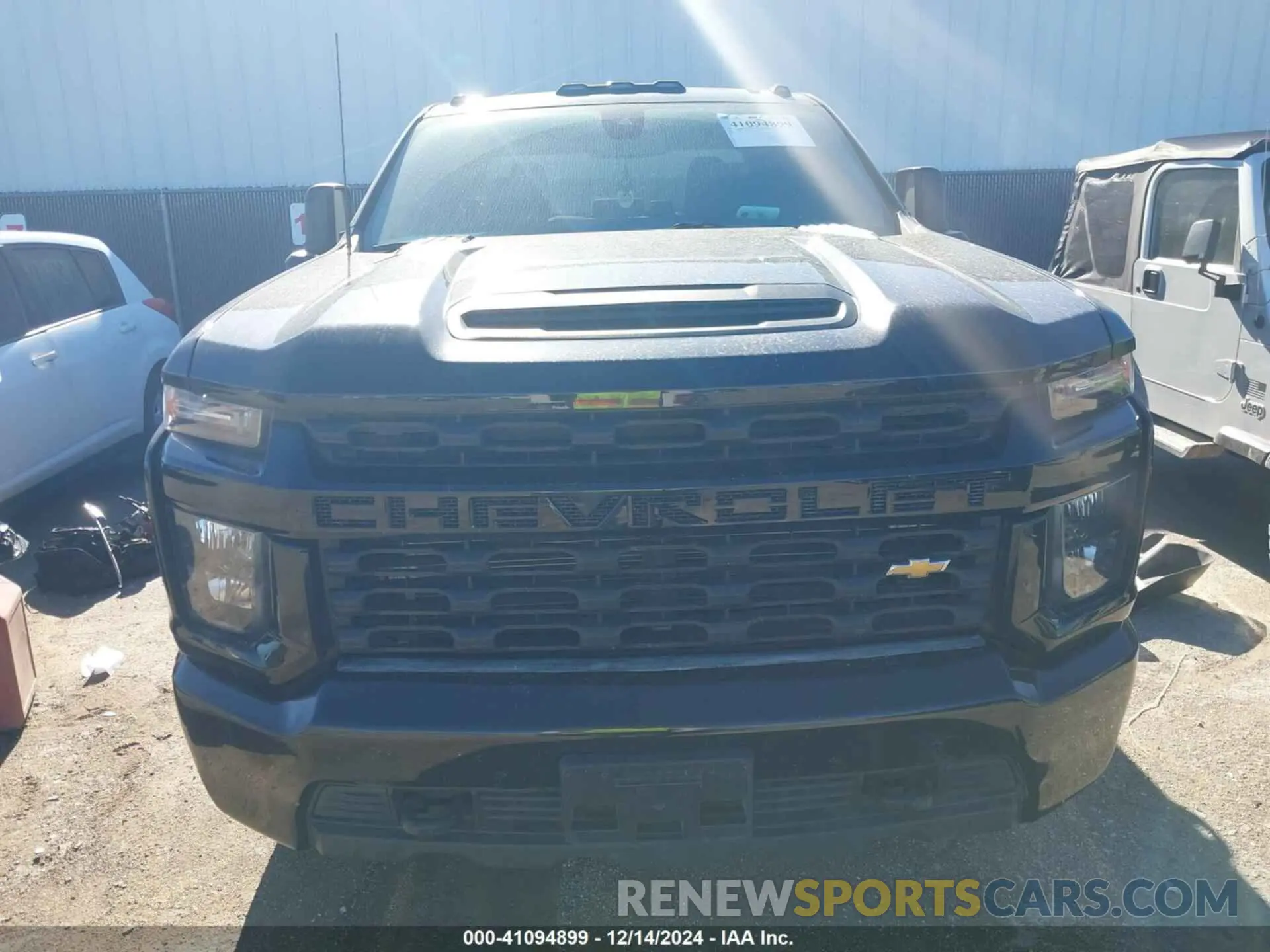 12 Photograph of a damaged car 2GC4YMEY5P1712695 CHEVROLET SILVERADO 2500HD 2023