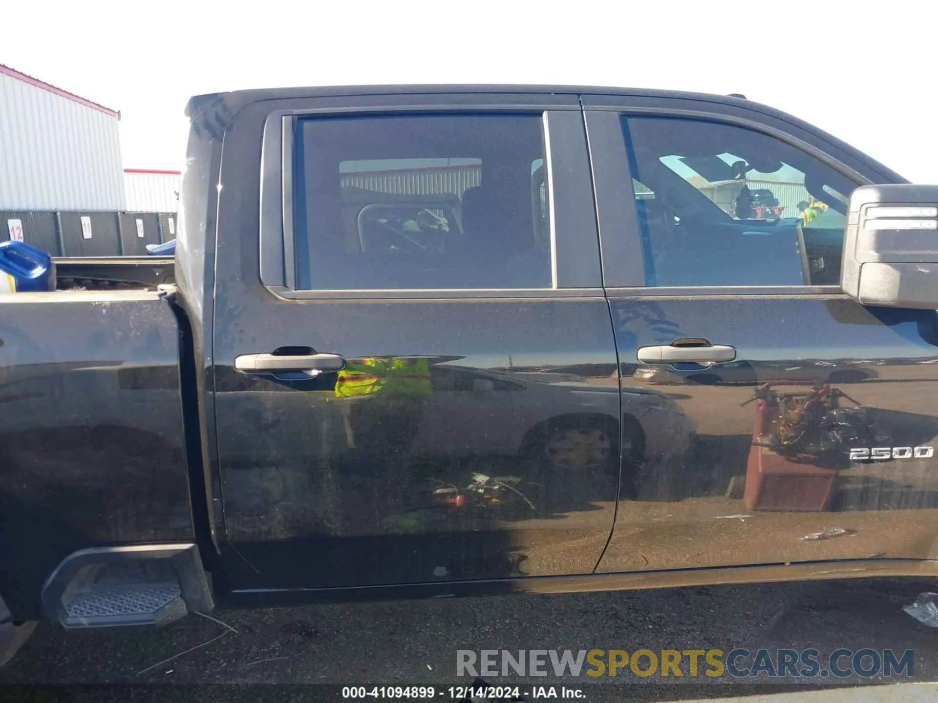 13 Photograph of a damaged car 2GC4YMEY5P1712695 CHEVROLET SILVERADO 2500HD 2023