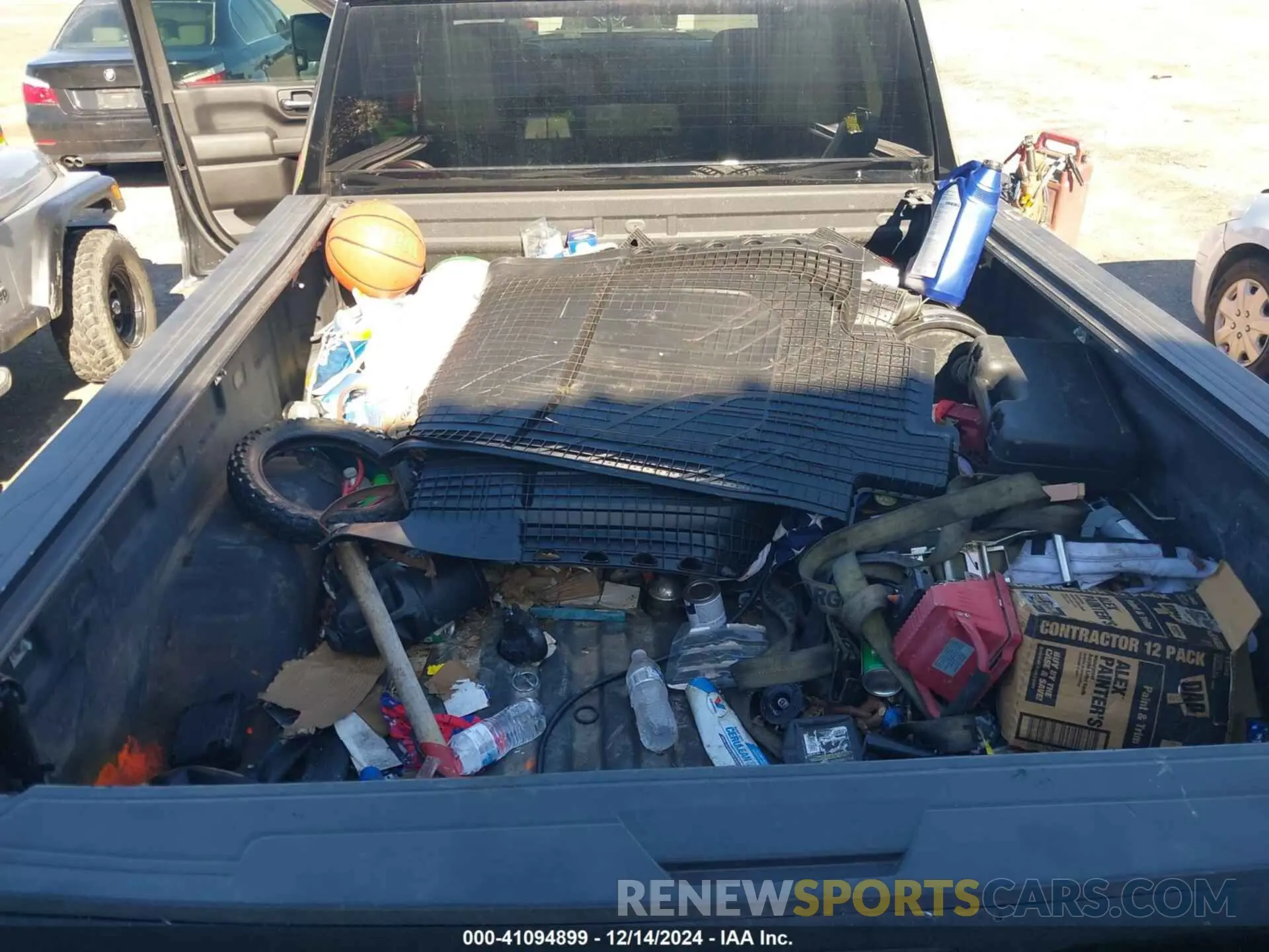 6 Photograph of a damaged car 2GC4YMEY5P1712695 CHEVROLET SILVERADO 2500HD 2023
