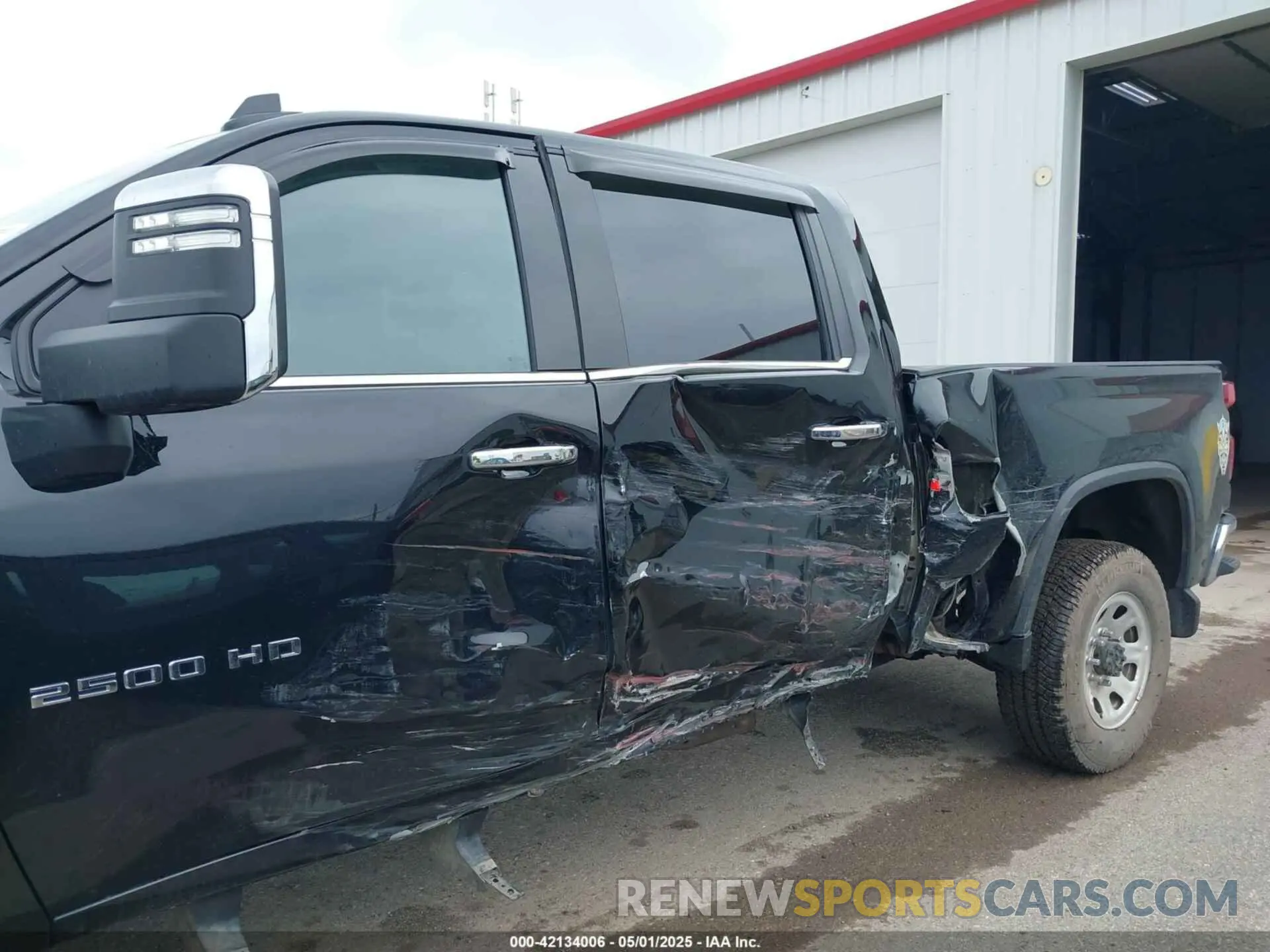 11 Photograph of a damaged car 2GC4YPEY2P1705186 CHEVROLET SILVERADO 2500HD 2023