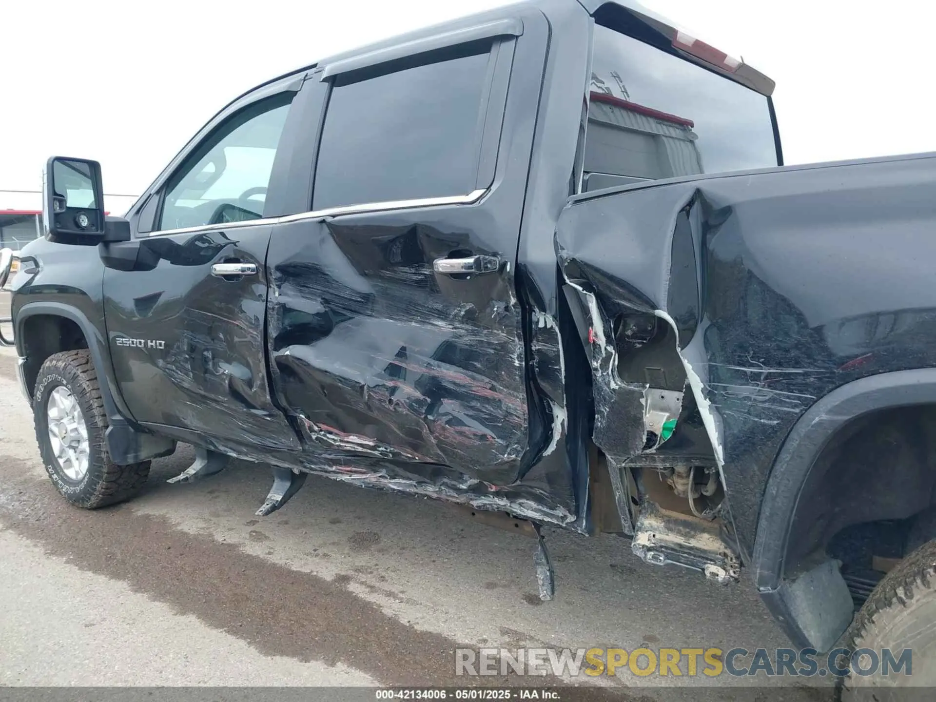 16 Photograph of a damaged car 2GC4YPEY2P1705186 CHEVROLET SILVERADO 2500HD 2023