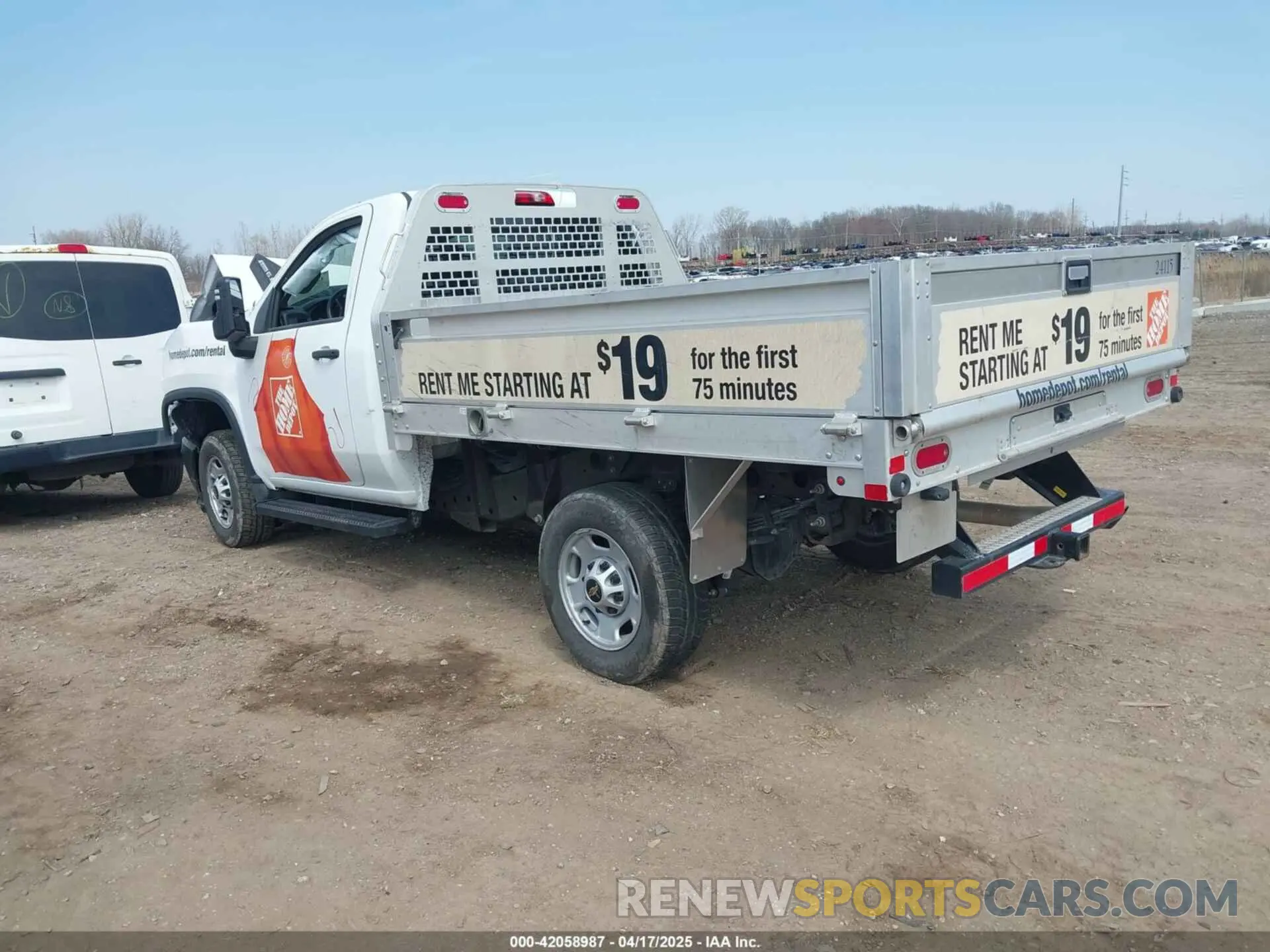 3 Photograph of a damaged car 1GB0WLE76RF290121 CHEVROLET SILVERADO 2500HD 2024