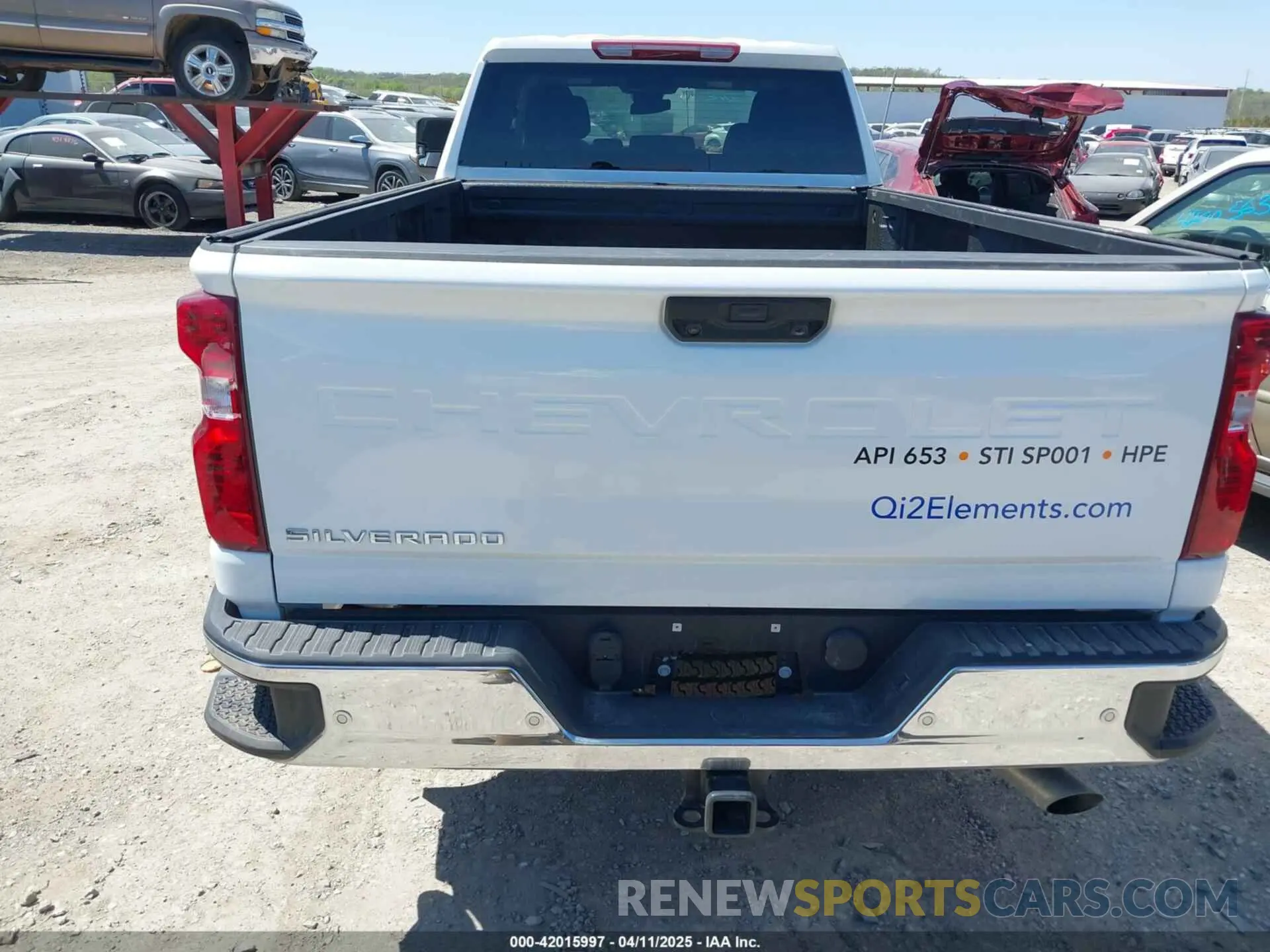 17 Photograph of a damaged car 1GC1YLE78RF457511 CHEVROLET SILVERADO 2500HD 2024