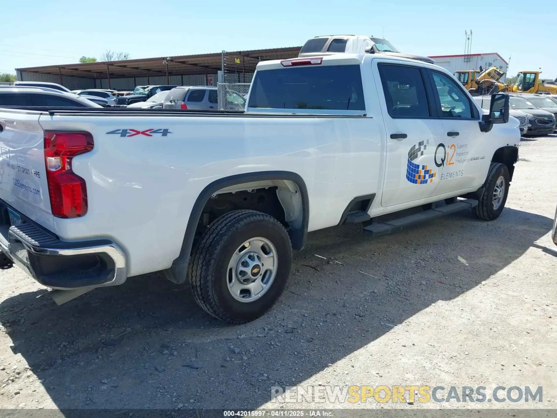 4 Photograph of a damaged car 1GC1YLE78RF457511 CHEVROLET SILVERADO 2500HD 2024
