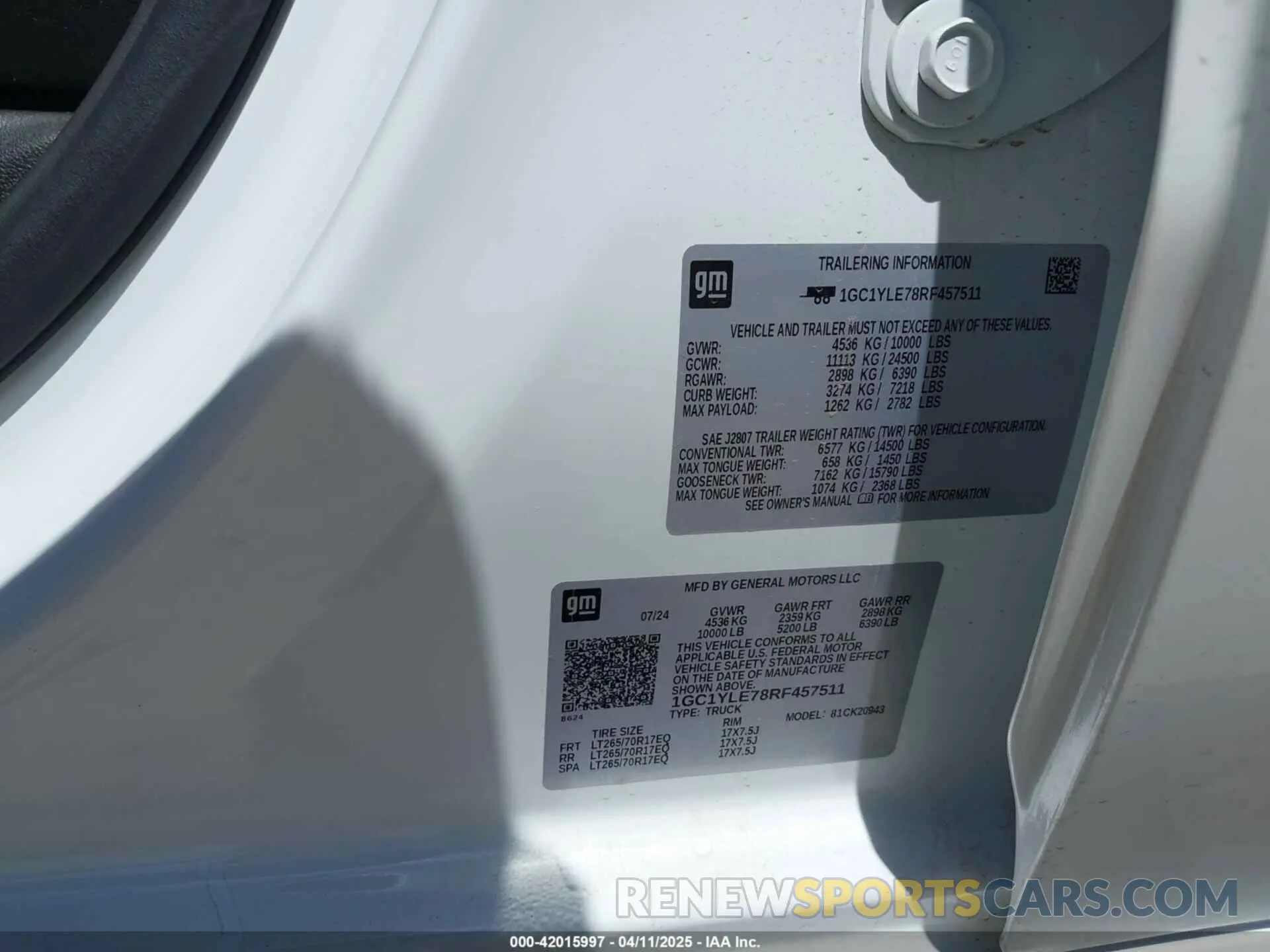 9 Photograph of a damaged car 1GC1YLE78RF457511 CHEVROLET SILVERADO 2500HD 2024