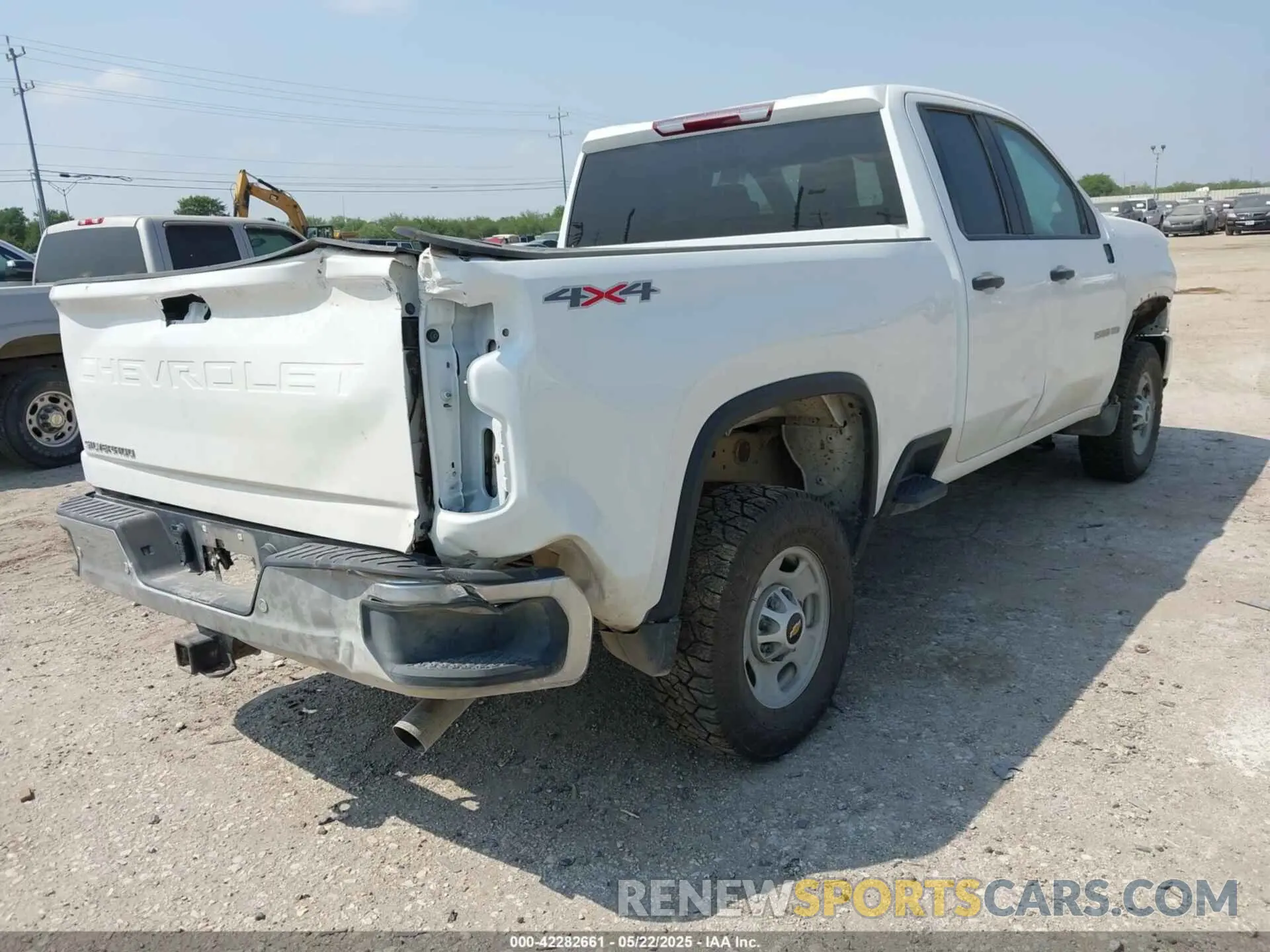 4 Photograph of a damaged car 1GC2YLE7XRF176296 CHEVROLET SILVERADO 2500HD 2024