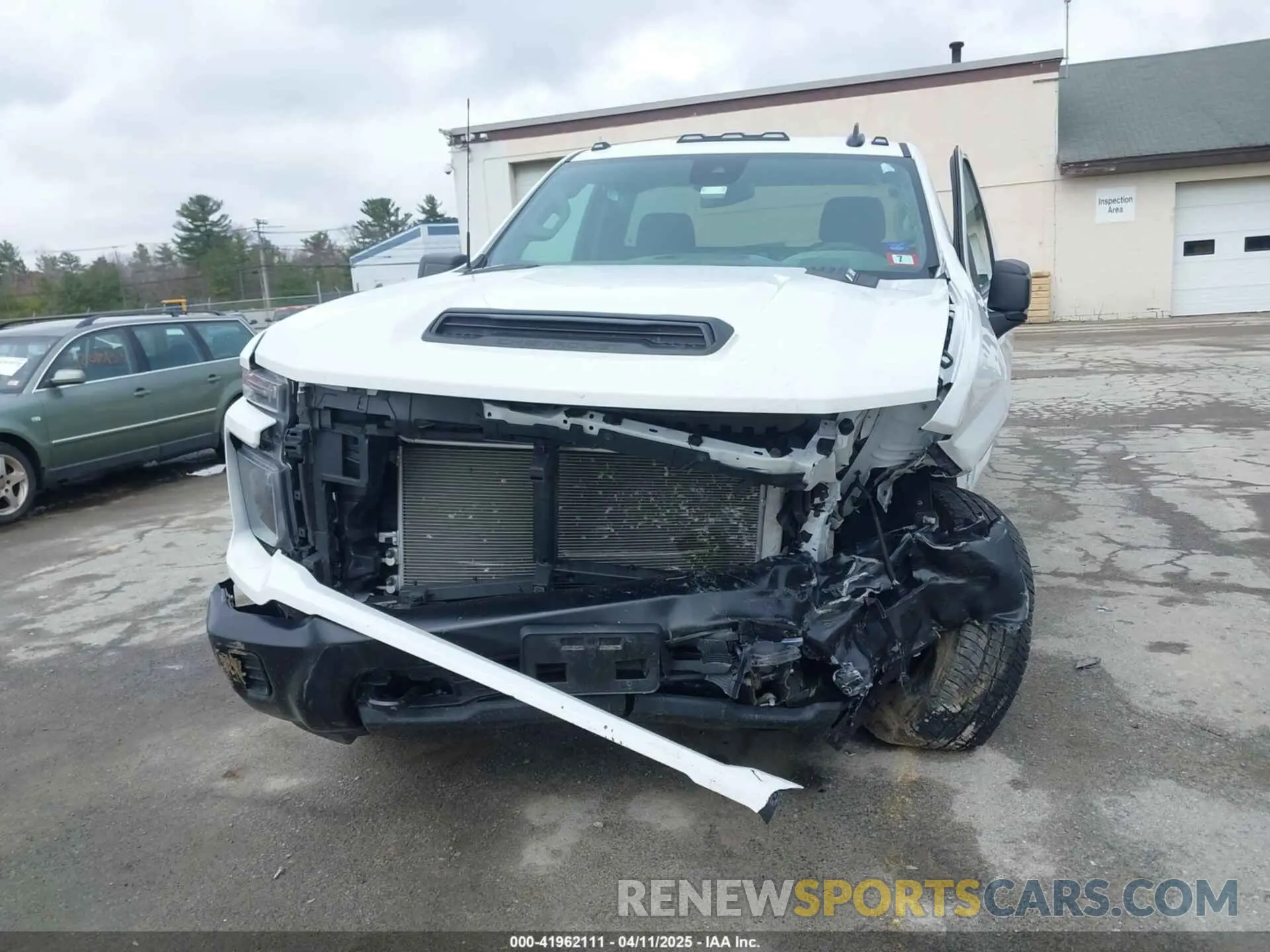 11 Photograph of a damaged car 1GC3YLE71RF345495 CHEVROLET SILVERADO 2500HD 2024