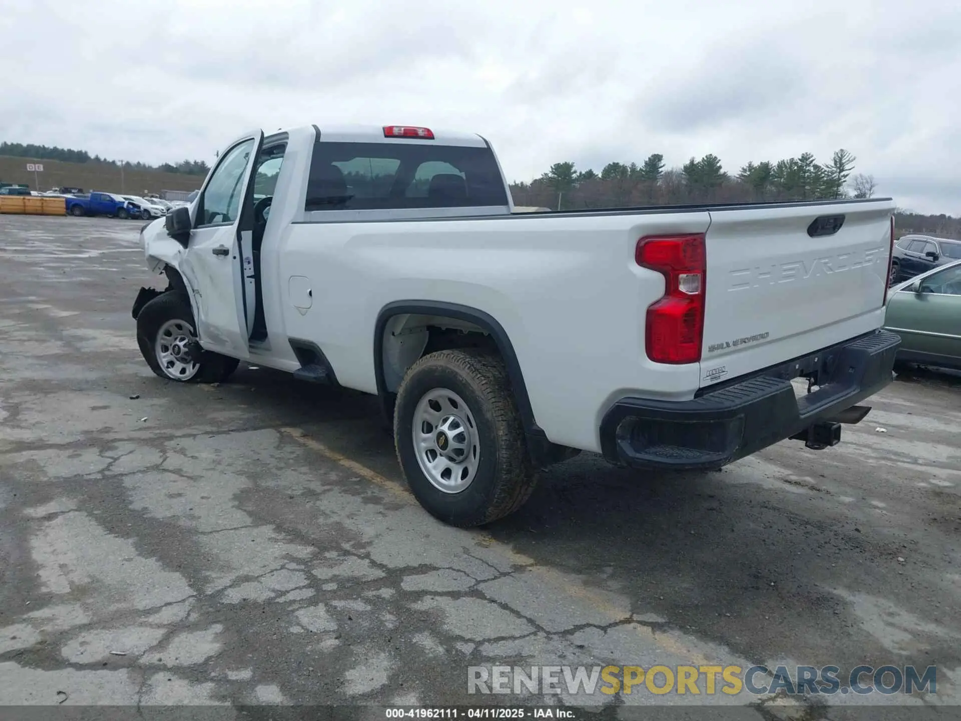 3 Photograph of a damaged car 1GC3YLE71RF345495 CHEVROLET SILVERADO 2500HD 2024