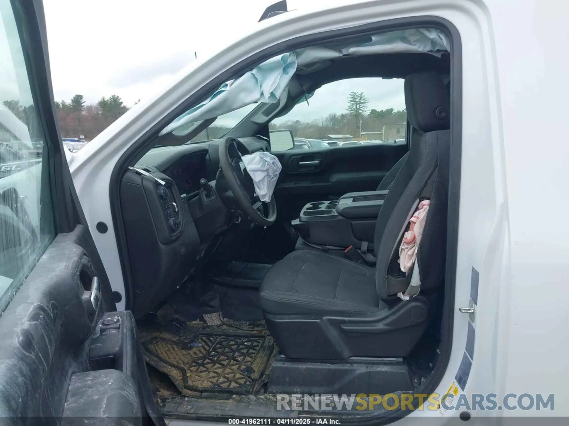 7 Photograph of a damaged car 1GC3YLE71RF345495 CHEVROLET SILVERADO 2500HD 2024