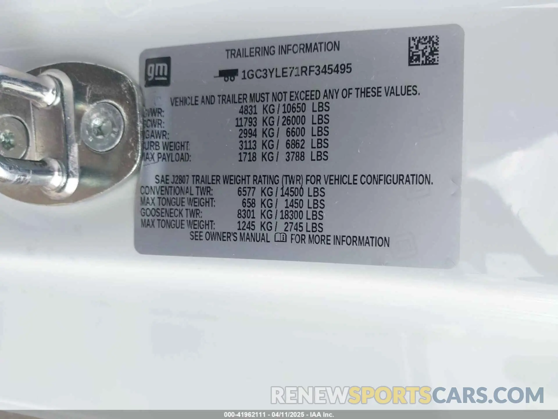 8 Photograph of a damaged car 1GC3YLE71RF345495 CHEVROLET SILVERADO 2500HD 2024
