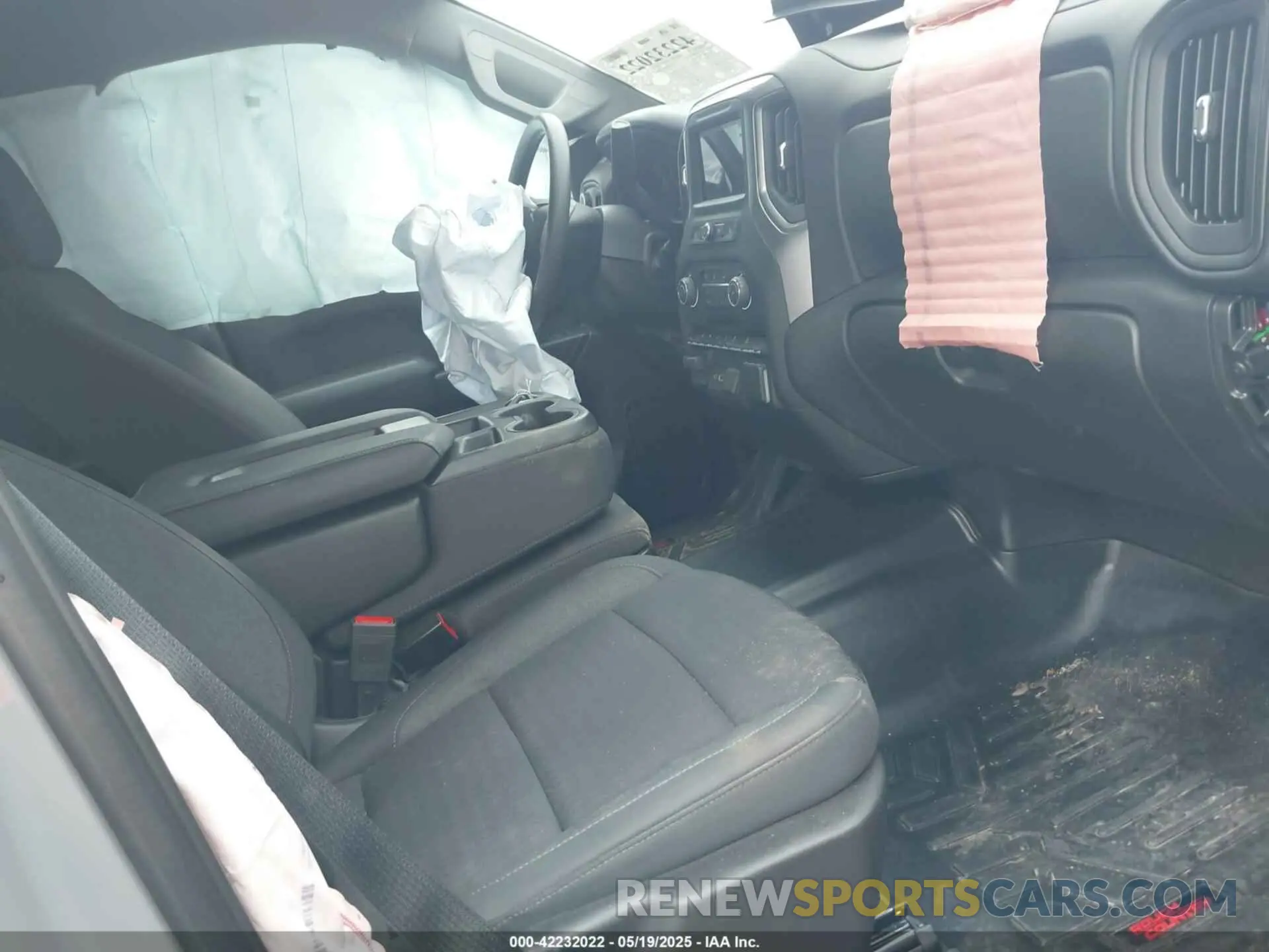 5 Photograph of a damaged car 1GC4YME77RF327318 CHEVROLET SILVERADO 2500HD 2024