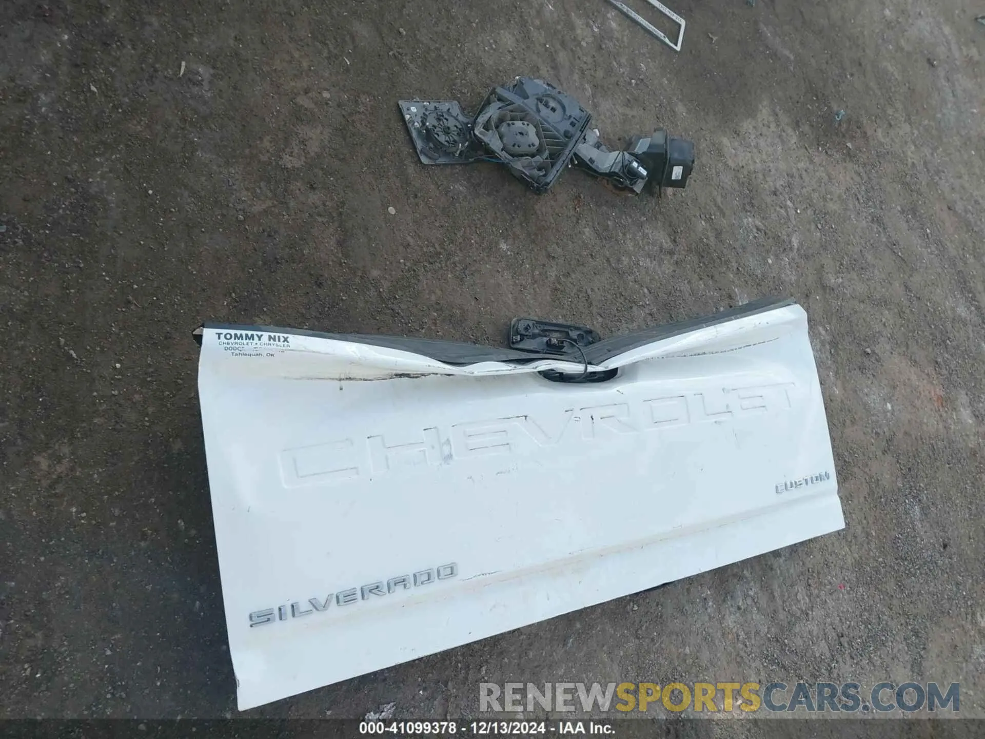 11 Photograph of a damaged car 1GC4YMEY1RF326691 CHEVROLET SILVERADO 2500HD 2024