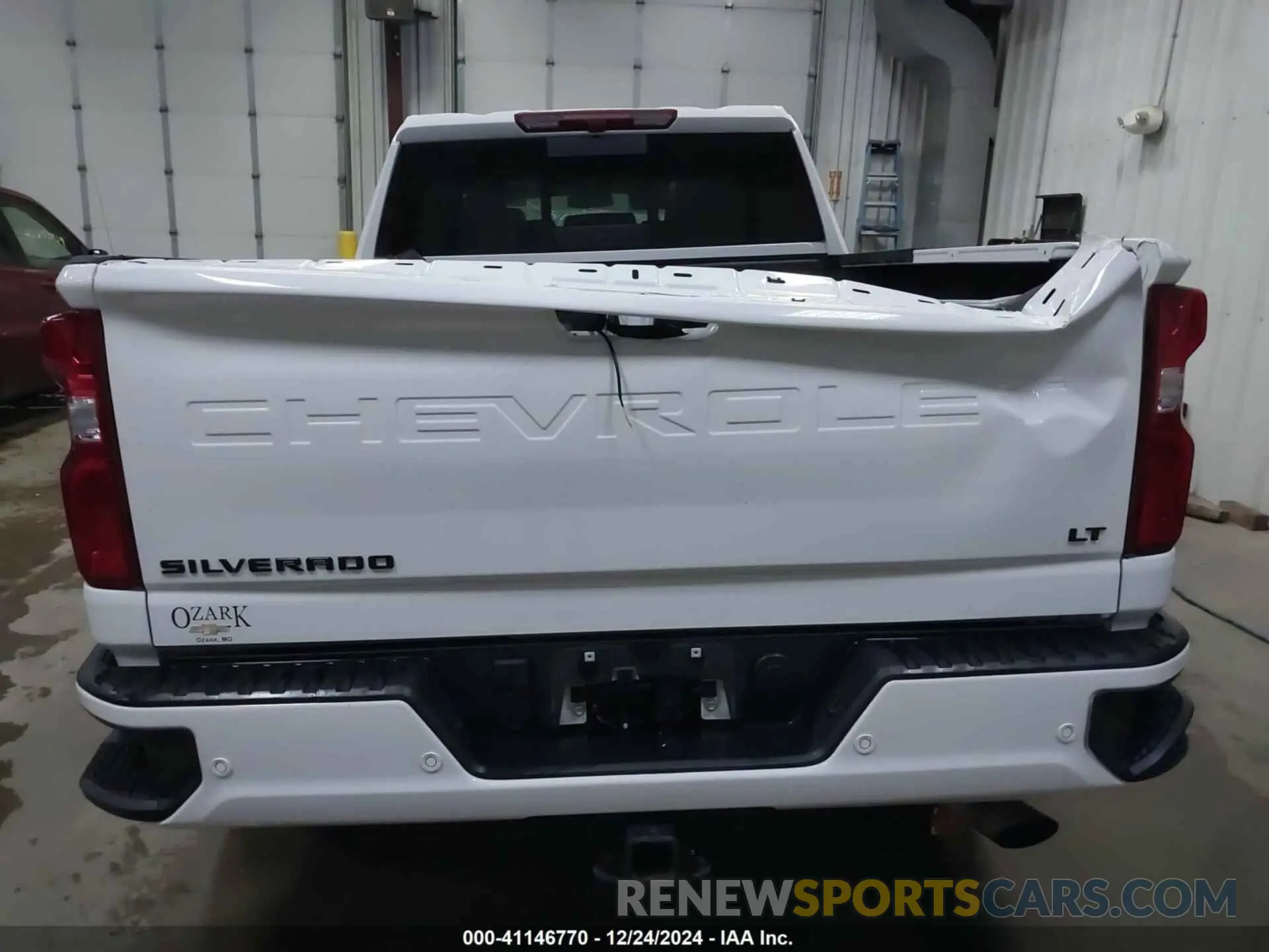 14 Photograph of a damaged car 1GC4YNE72RF203060 CHEVROLET SILVERADO 2500HD 2024