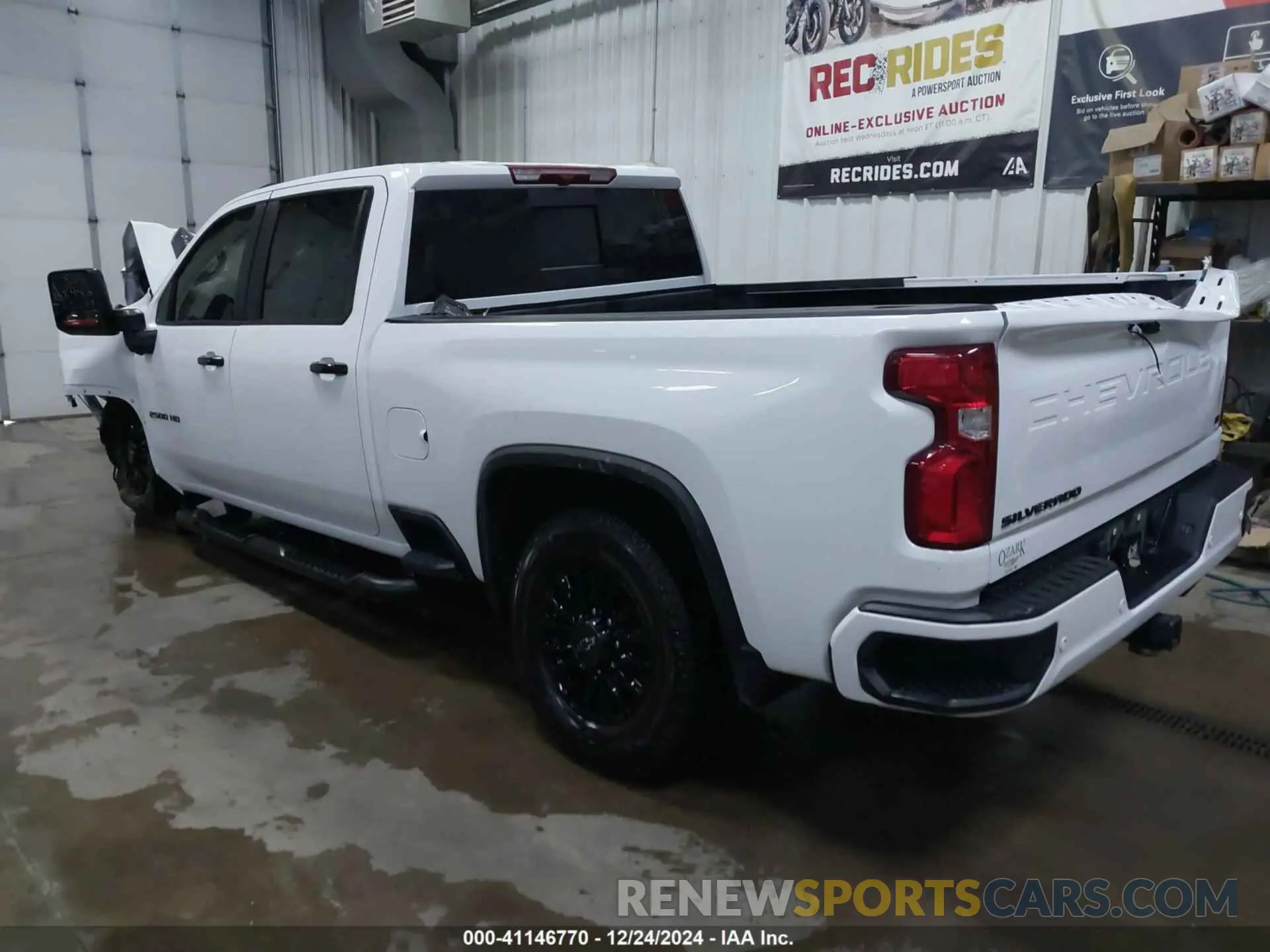 3 Photograph of a damaged car 1GC4YNE72RF203060 CHEVROLET SILVERADO 2500HD 2024