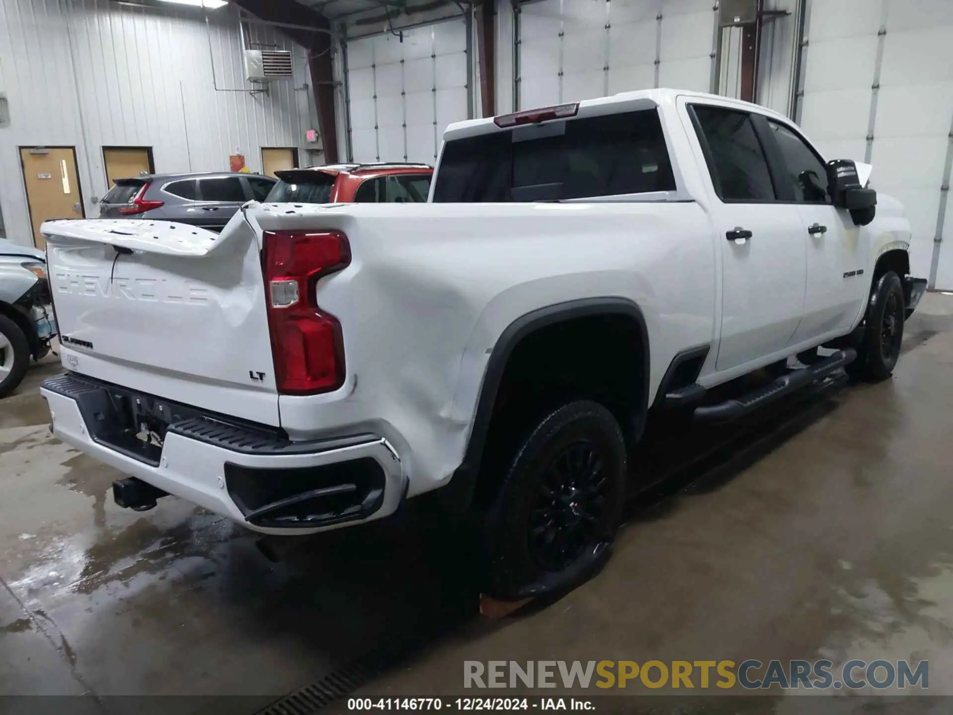 4 Photograph of a damaged car 1GC4YNE72RF203060 CHEVROLET SILVERADO 2500HD 2024