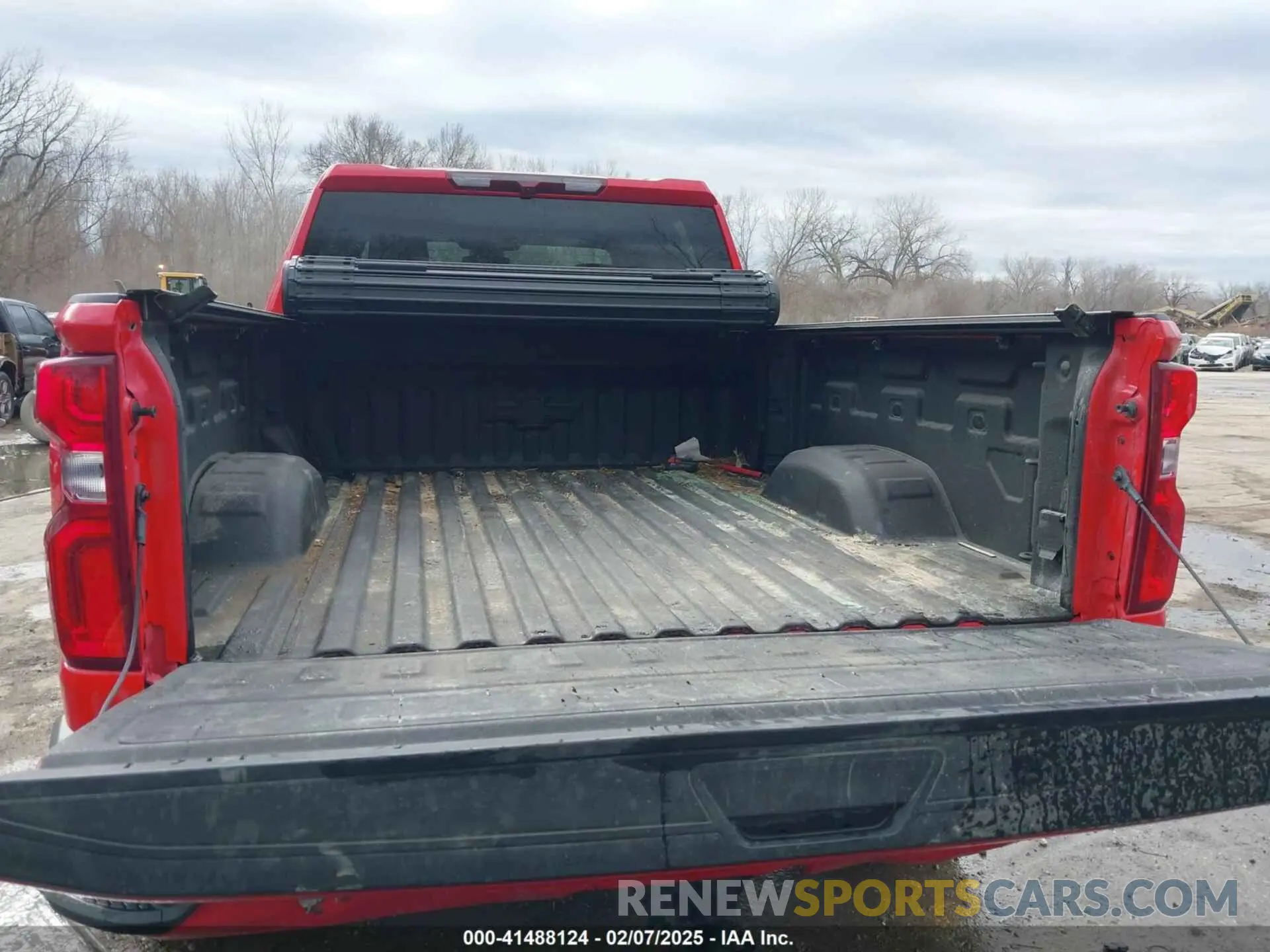 12 Photograph of a damaged car 1GC4YNE73RF197012 CHEVROLET SILVERADO 2500HD 2024