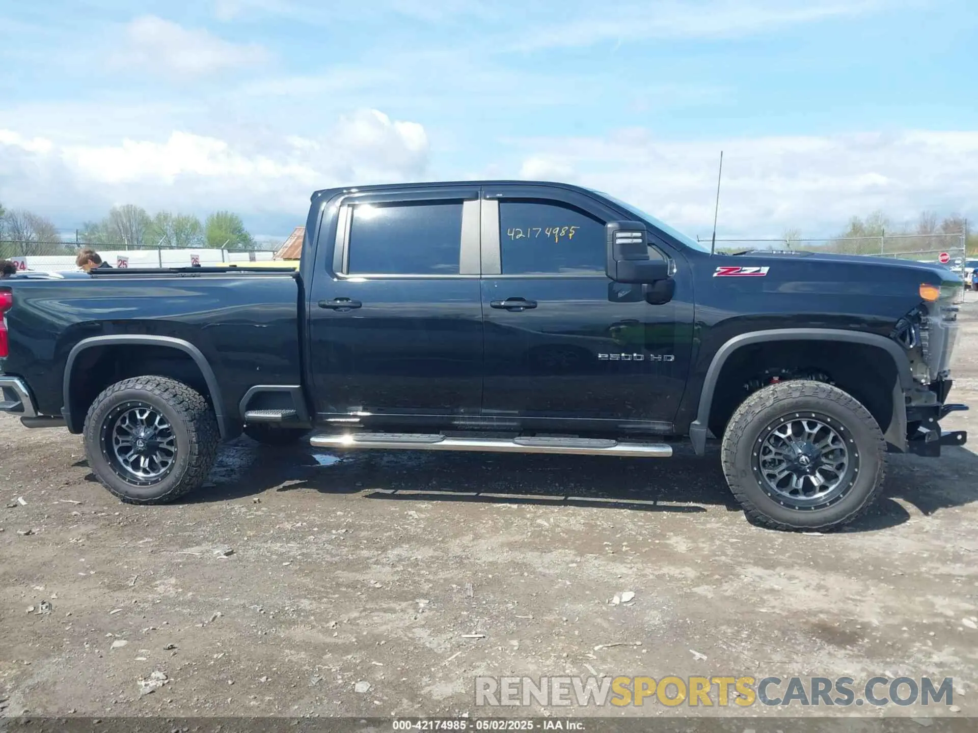 13 Photograph of a damaged car 1GC4YNE77RF126847 CHEVROLET SILVERADO 2500HD 2024