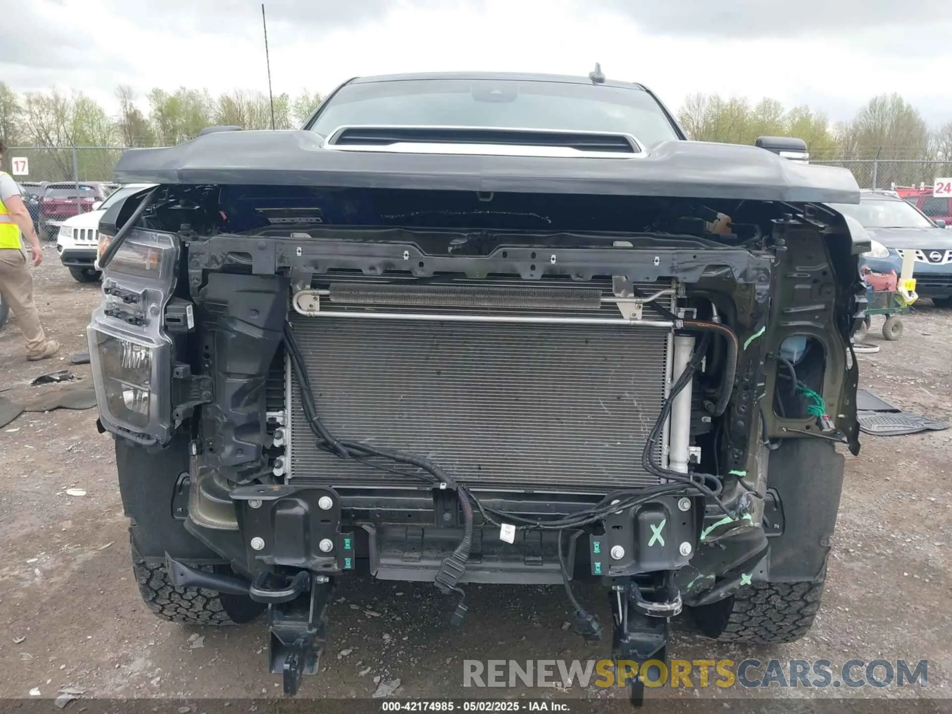6 Photograph of a damaged car 1GC4YNE77RF126847 CHEVROLET SILVERADO 2500HD 2024