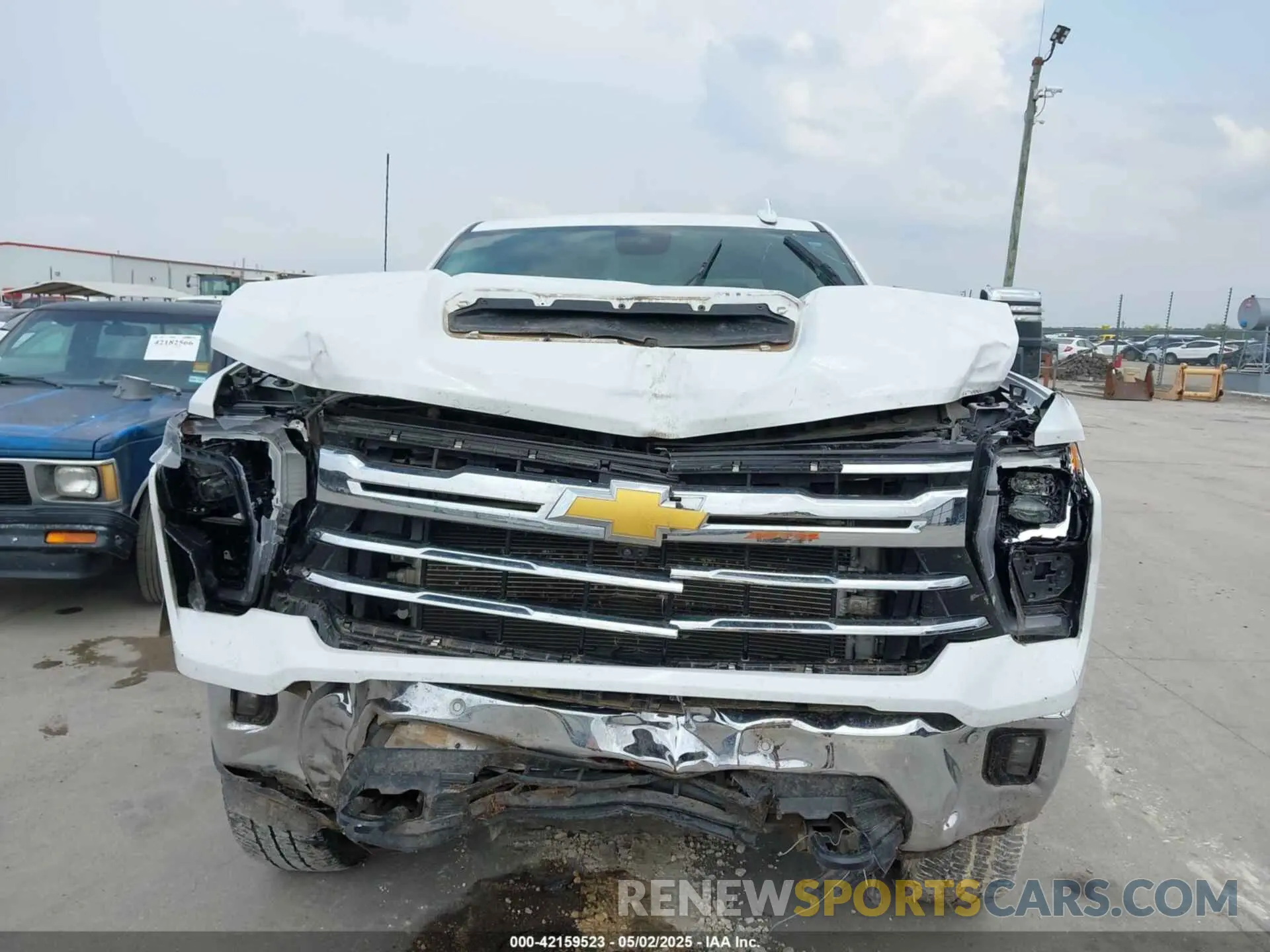 12 Photograph of a damaged car 1GC4YPEY1RF172534 CHEVROLET SILVERADO 2500HD 2024