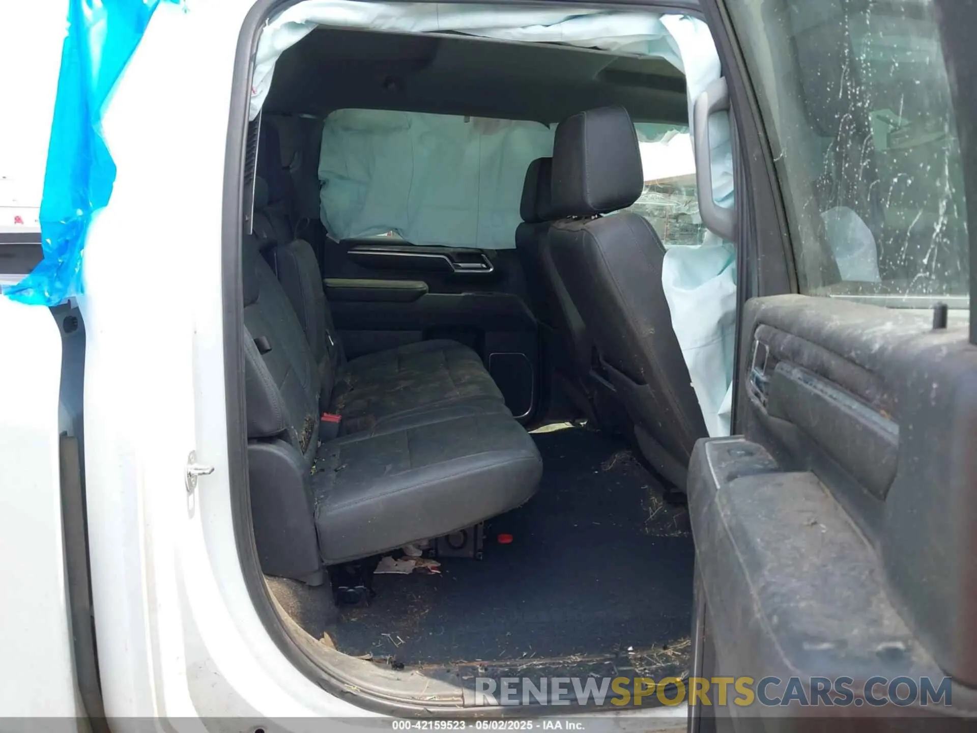 8 Photograph of a damaged car 1GC4YPEY1RF172534 CHEVROLET SILVERADO 2500HD 2024