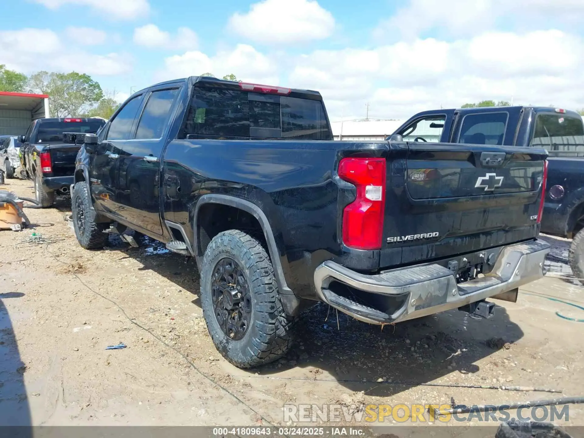 3 Photograph of a damaged car 1GC4YPEY6RF191094 CHEVROLET SILVERADO 2500HD 2024