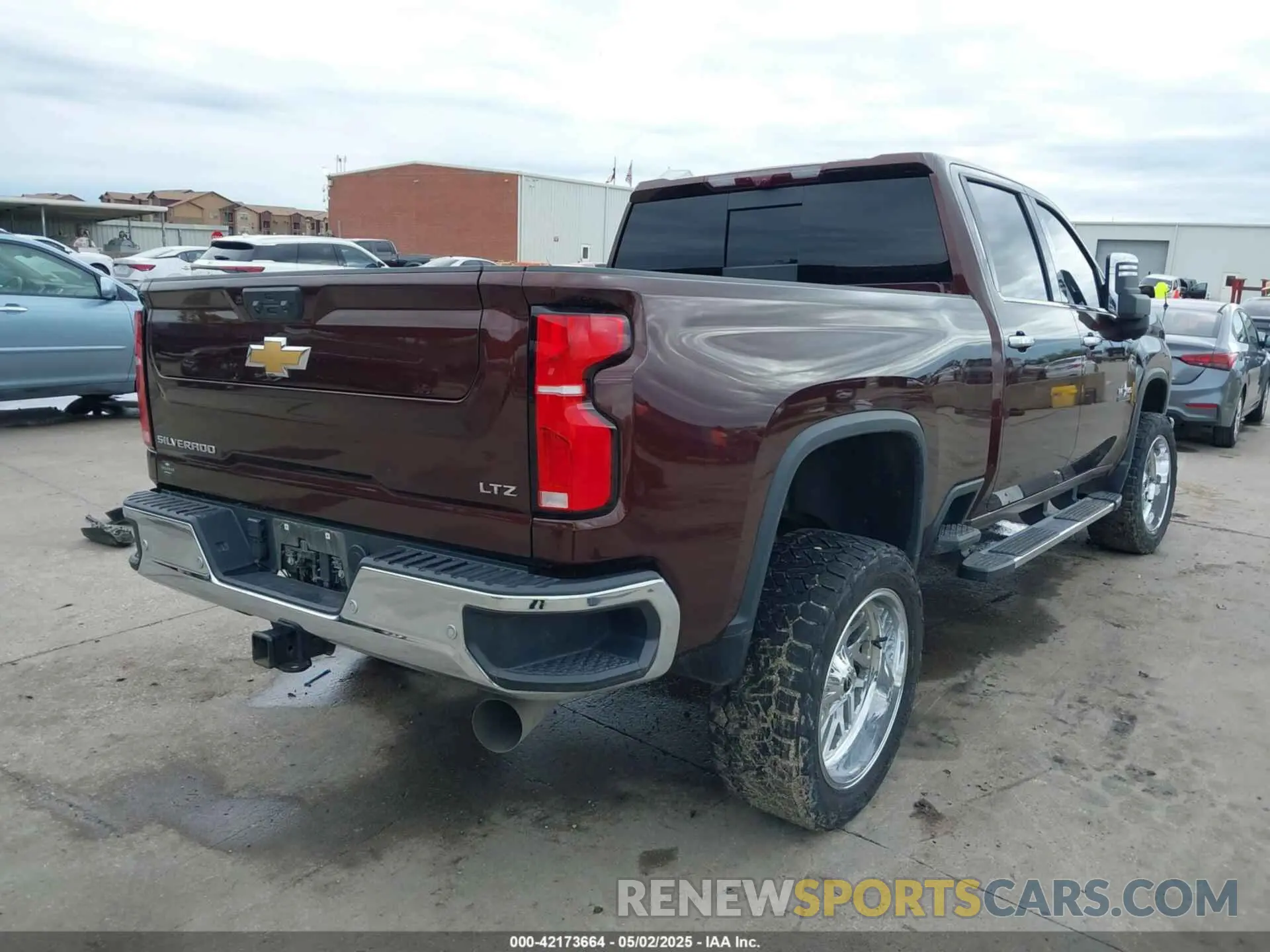 4 Photograph of a damaged car 1GC4YPEY6RF337932 CHEVROLET SILVERADO 2500HD 2024