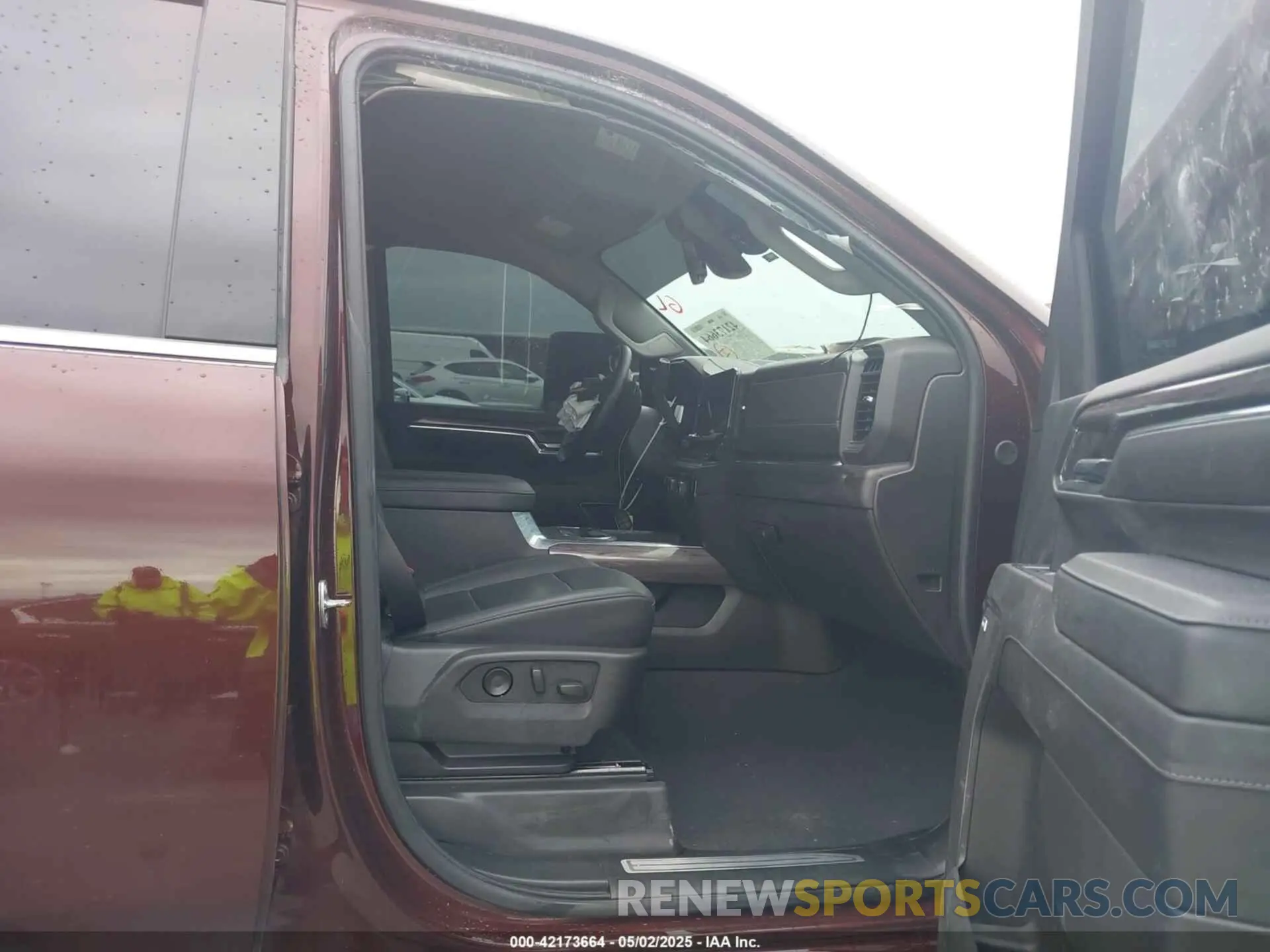 6 Photograph of a damaged car 1GC4YPEY6RF337932 CHEVROLET SILVERADO 2500HD 2024