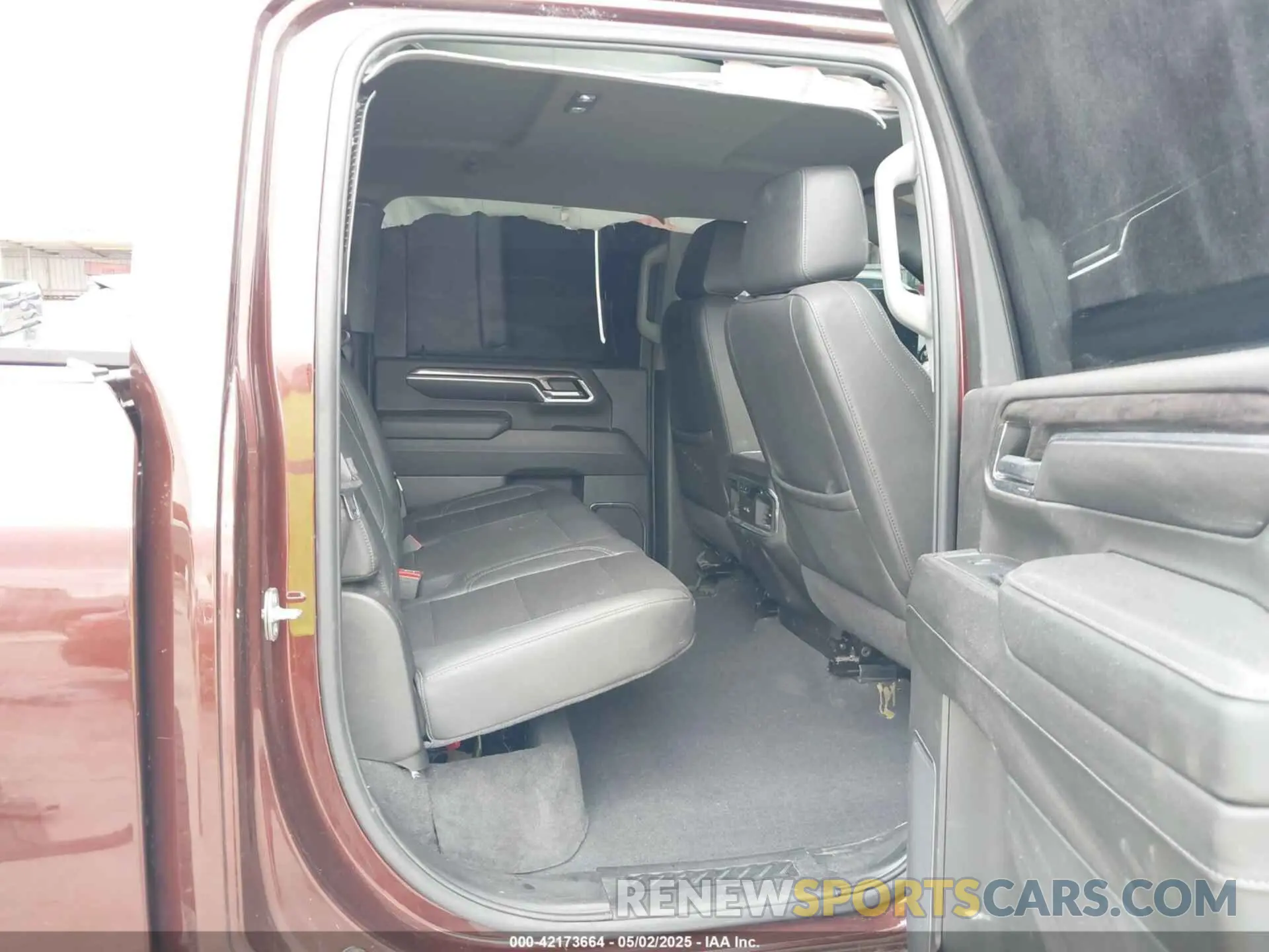 7 Photograph of a damaged car 1GC4YPEY6RF337932 CHEVROLET SILVERADO 2500HD 2024