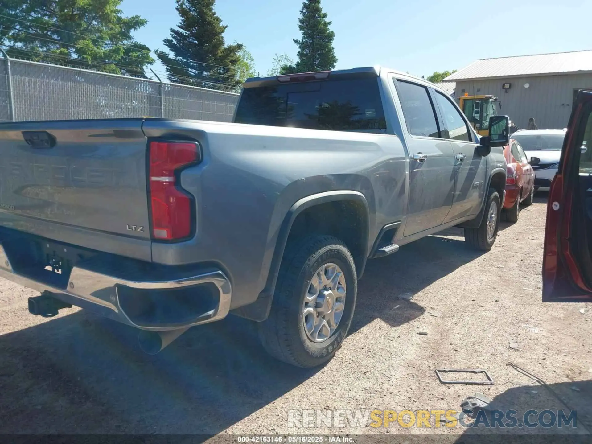 4 Photograph of a damaged car 1GC4YPEY9RF138311 CHEVROLET SILVERADO 2500HD 2024