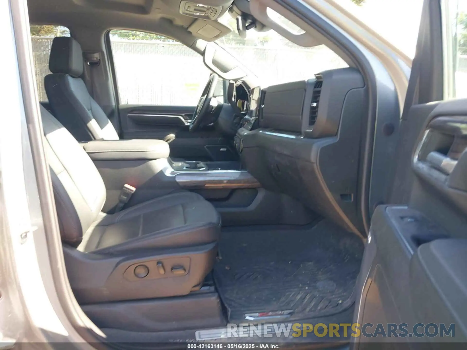7 Photograph of a damaged car 1GC4YPEY9RF138311 CHEVROLET SILVERADO 2500HD 2024