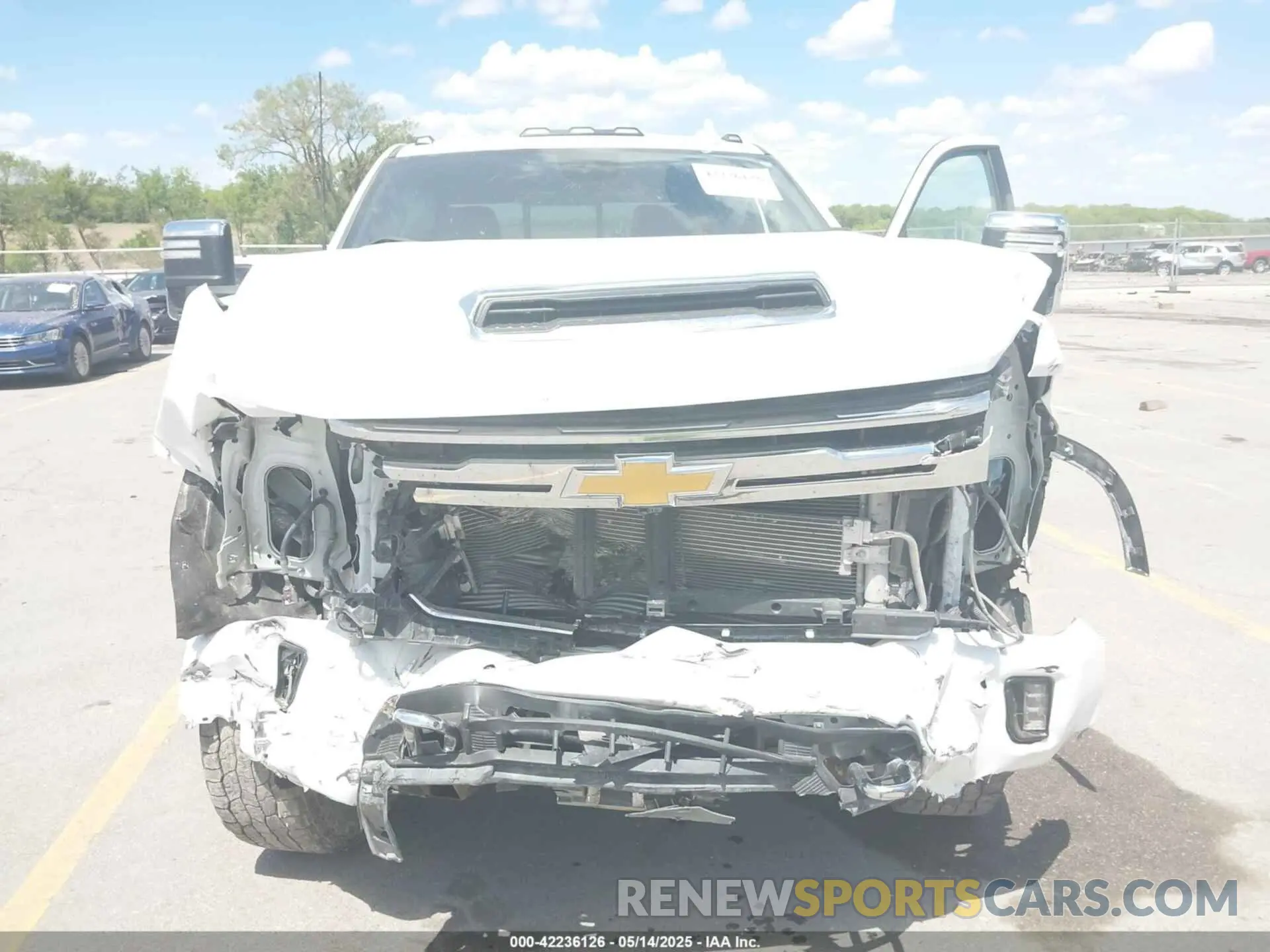 6 Photograph of a damaged car 1GC4YREY9RF146114 CHEVROLET SILVERADO 2500HD 2024